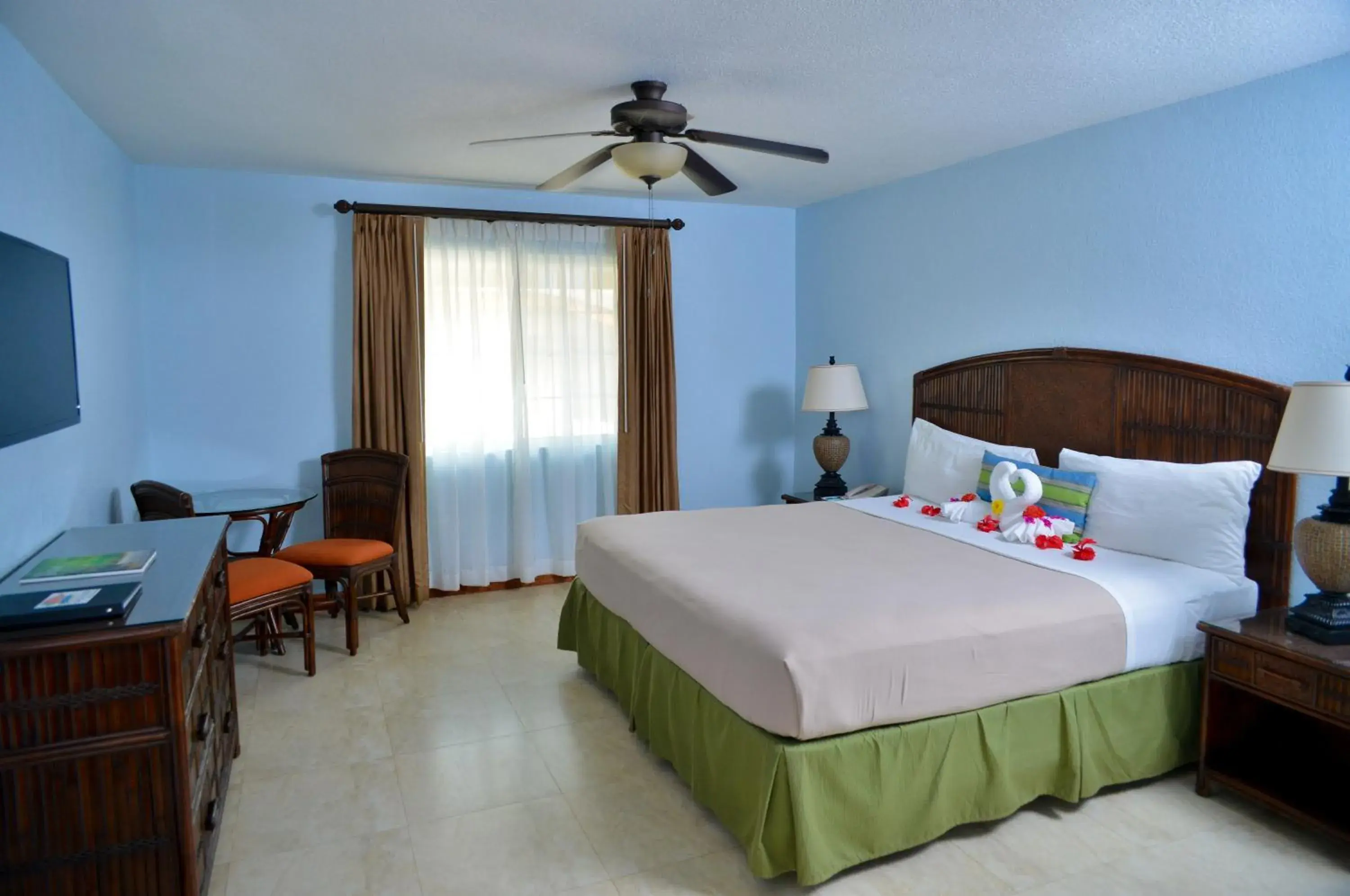 Standard Room One King Bed Or One Queen Bed in Coco La Palm Standard Room One King Bed Or One Queen Bed in Coco La Palm