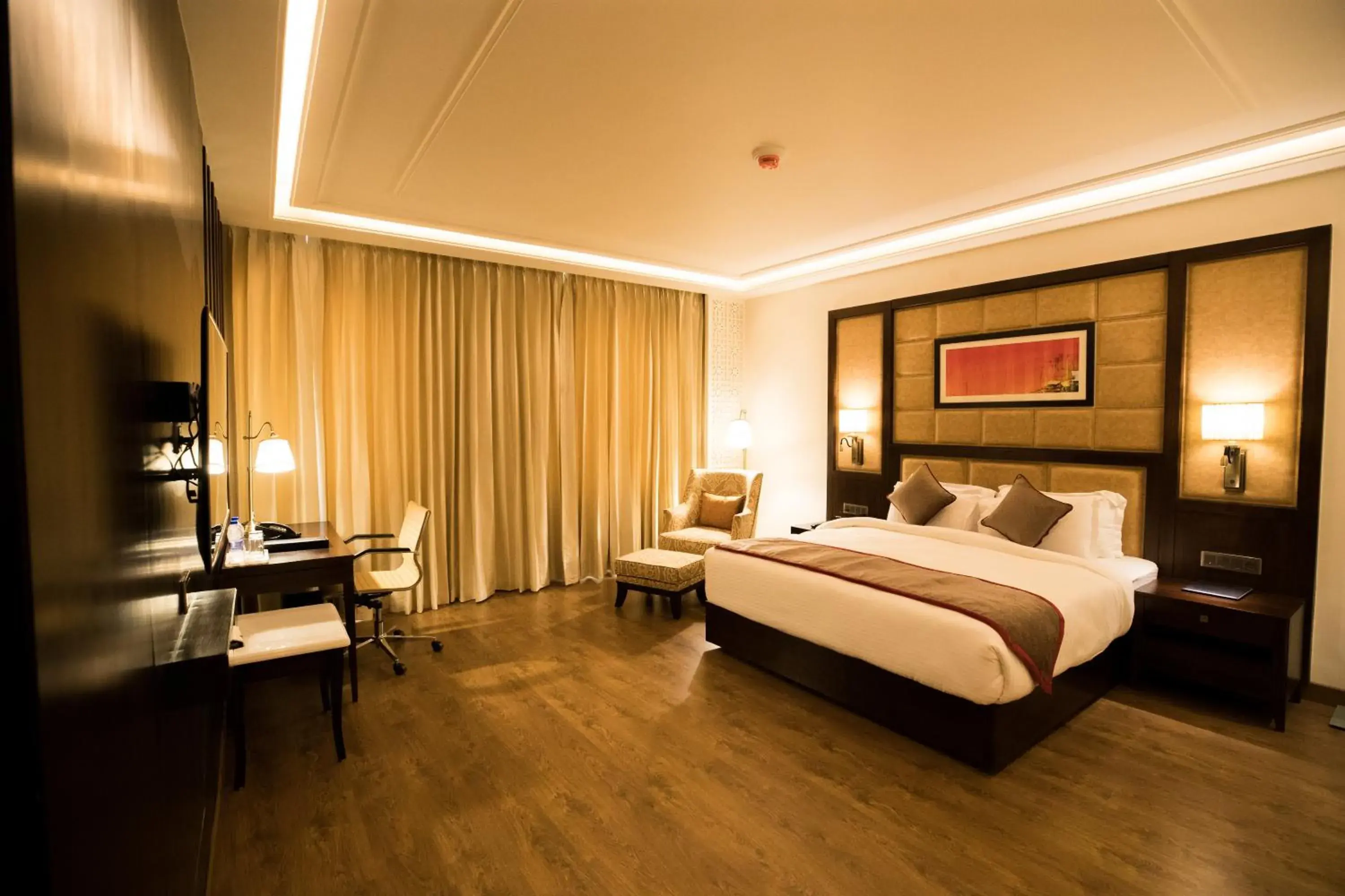 King Suite (Non Smoking) - Book & Unlock Exclusive Discounts in Ramada by Wyndham Kapurthala King Suite (Non Smoking) - Book & Unlock Exclusive Discounts in Ramada by Wyndham Kapurthala