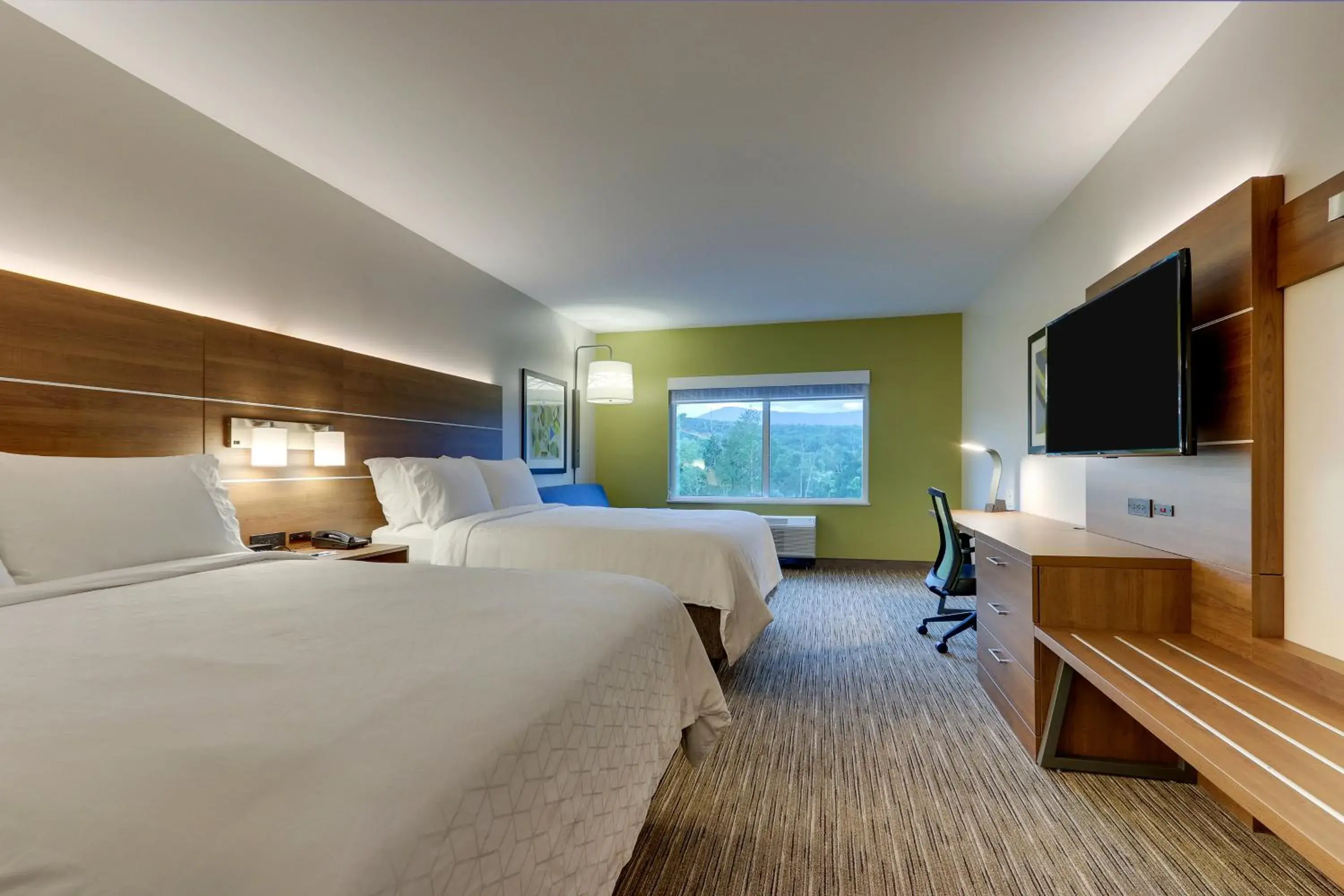 Suite with Mobility Accessible Tub - Non-Smoking in Holiday Inn Express & Suites - Saugerties - Hudson Valley by IHG Suite with Mobility Accessible Tub - Non-Smoking in Holiday Inn Express & Suites - Saugerties - Hudson Valley by IHG