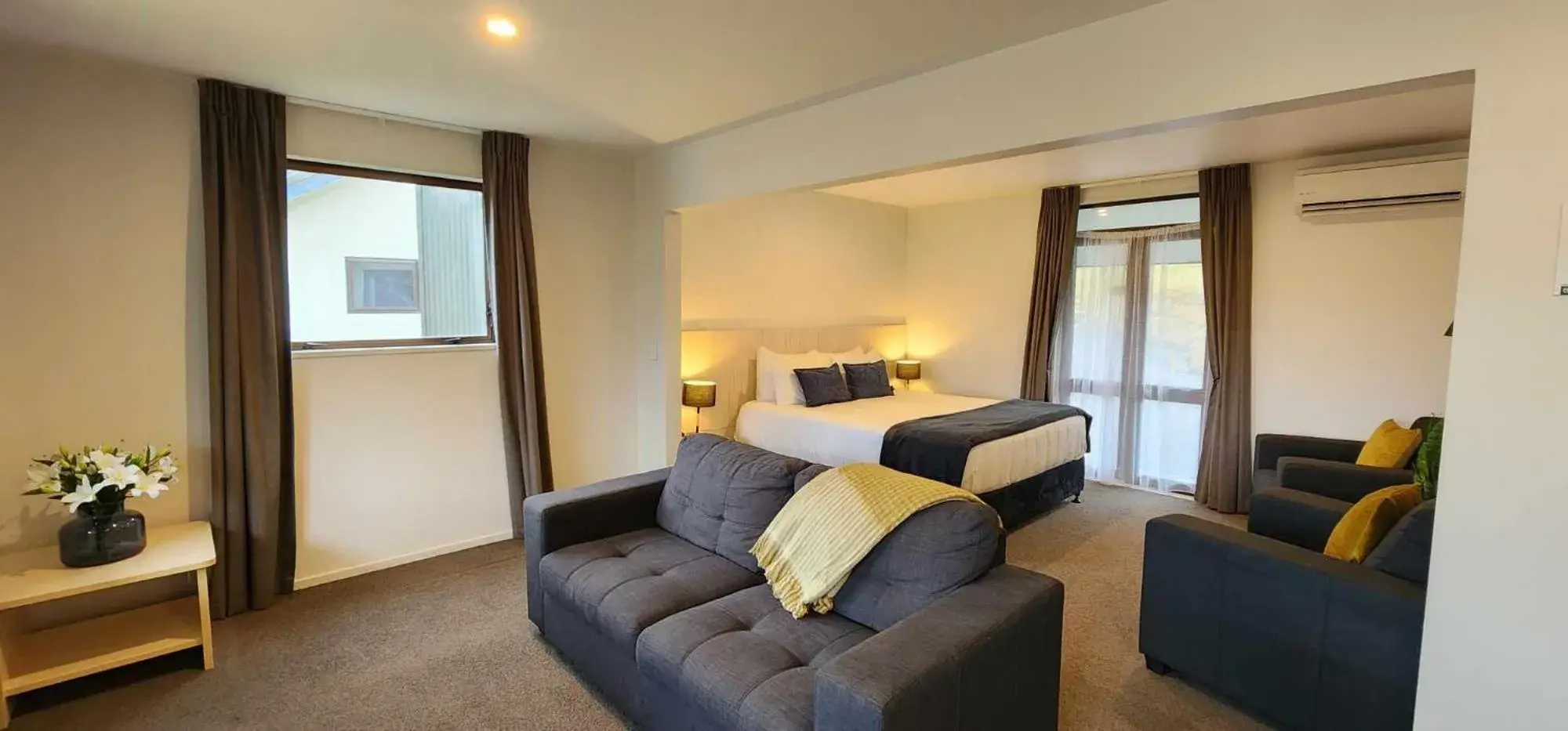 Deluxe Double Room with Balcony in The Bealey Hotel Deluxe Double Room with Balcony in The Bealey Hotel