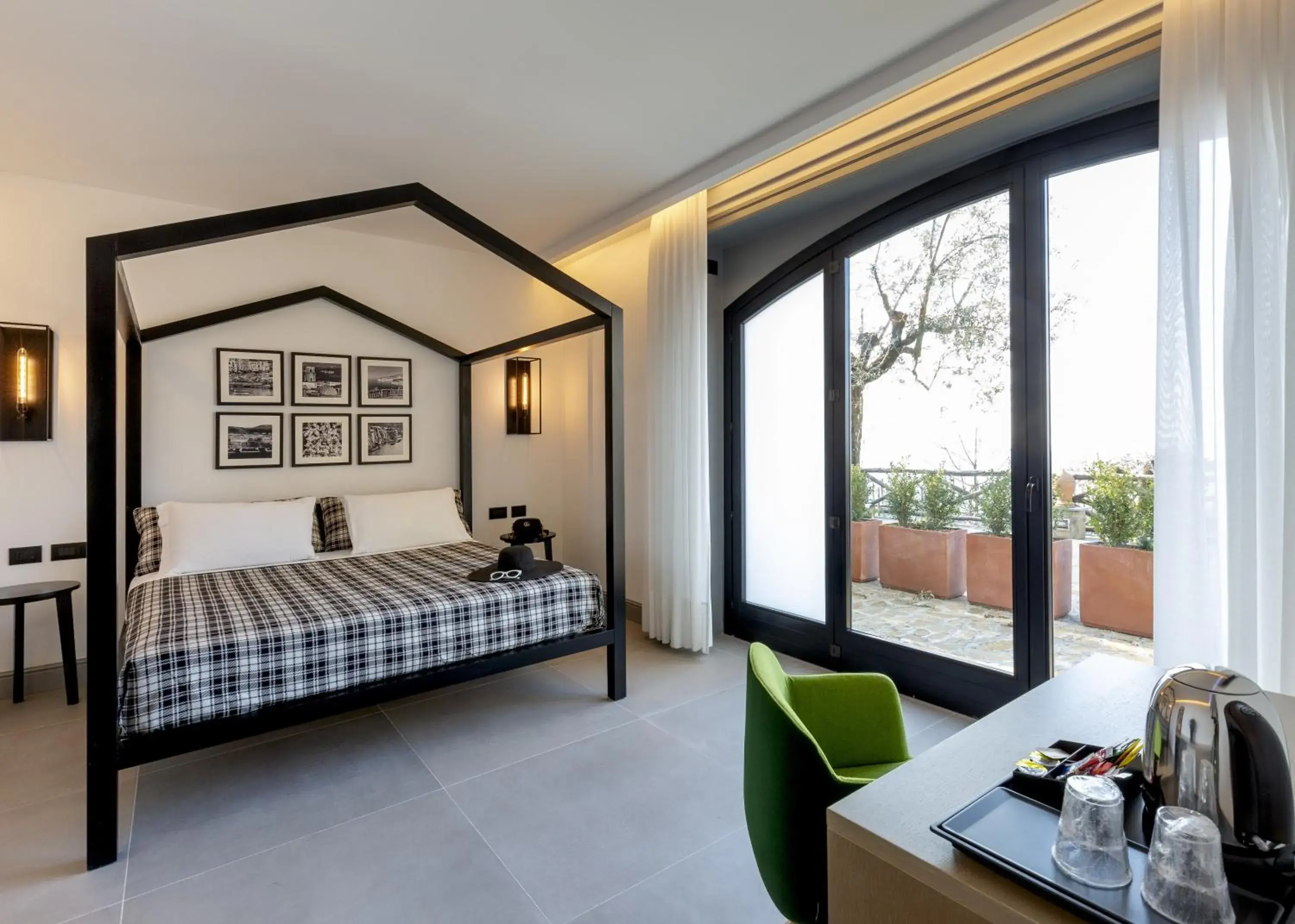 Deluxe Double Room with Patio and Sea View in Maison Bon Bon Deluxe Double Room with Patio and Sea View in Maison Bon Bon