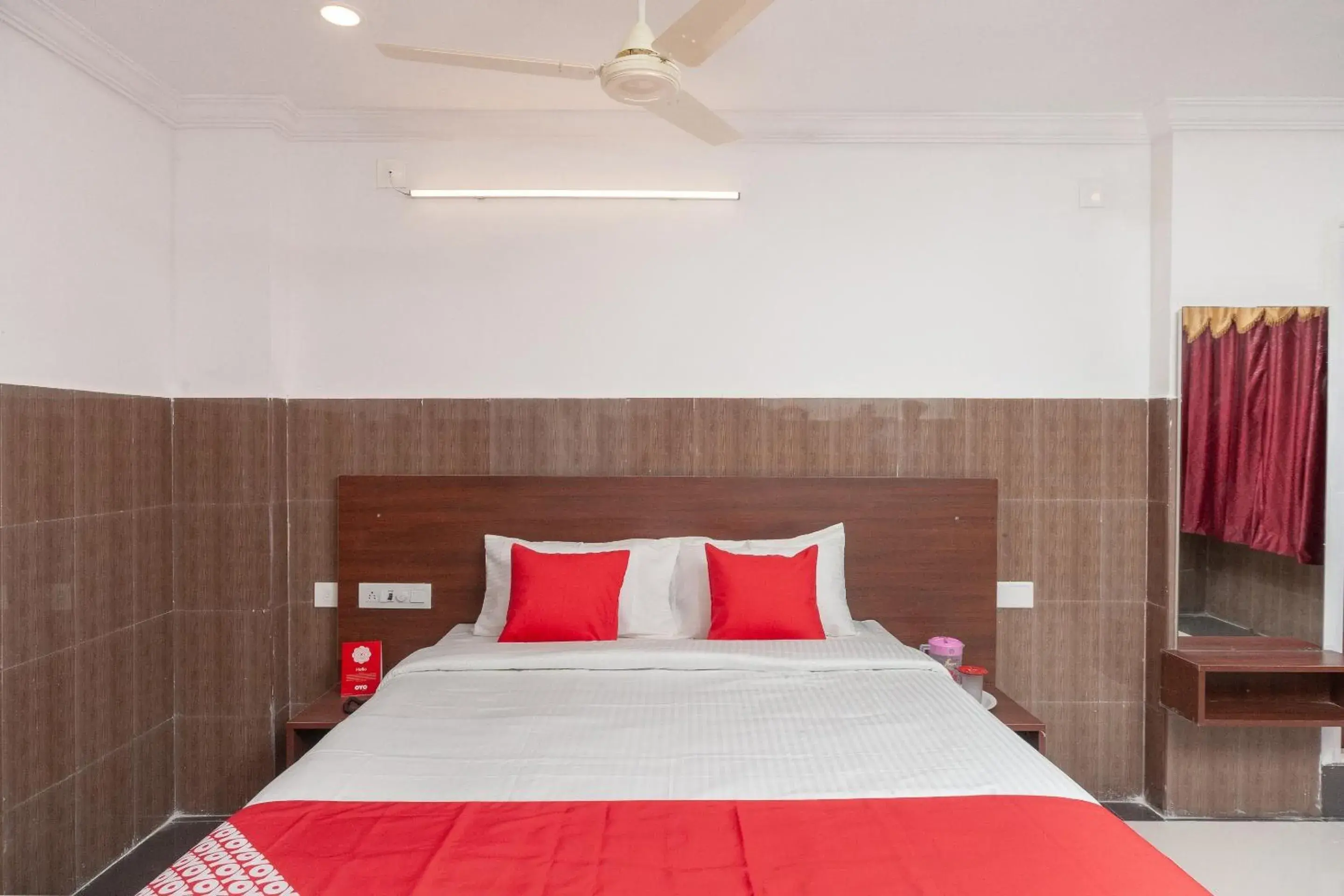 Classic Triple Room - single occupancy in Capital O Srinivasa Residency Classic Triple Room - single occupancy in Capital O Srinivasa Residency