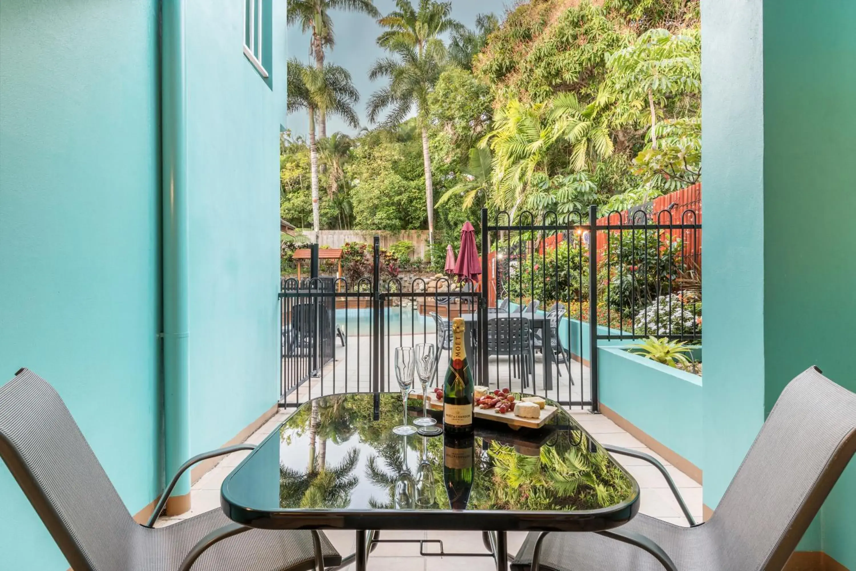 One-Bedroom Apartment with Spa Bath in Le Cher Du Monde Adults Only One-Bedroom Apartment with Spa Bath in Le Cher Du Monde Adults Only