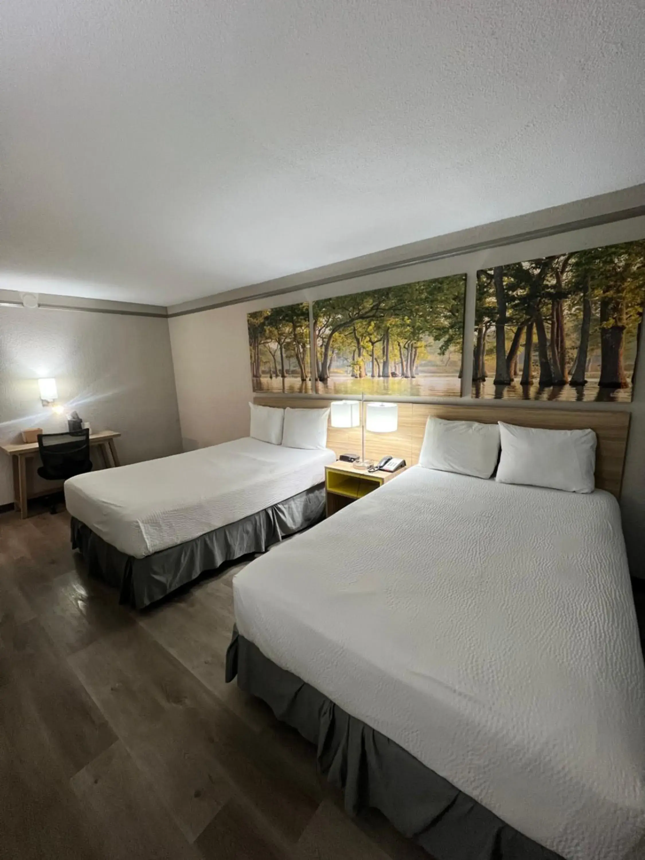 Double Room with Two Double Beds - Mobility Access/Non-Smoking in Days Inn by Wyndham Sulphur West Double Room with Two Double Beds - Mobility Access/Non-Smoking in Days Inn by Wyndham Sulphur West