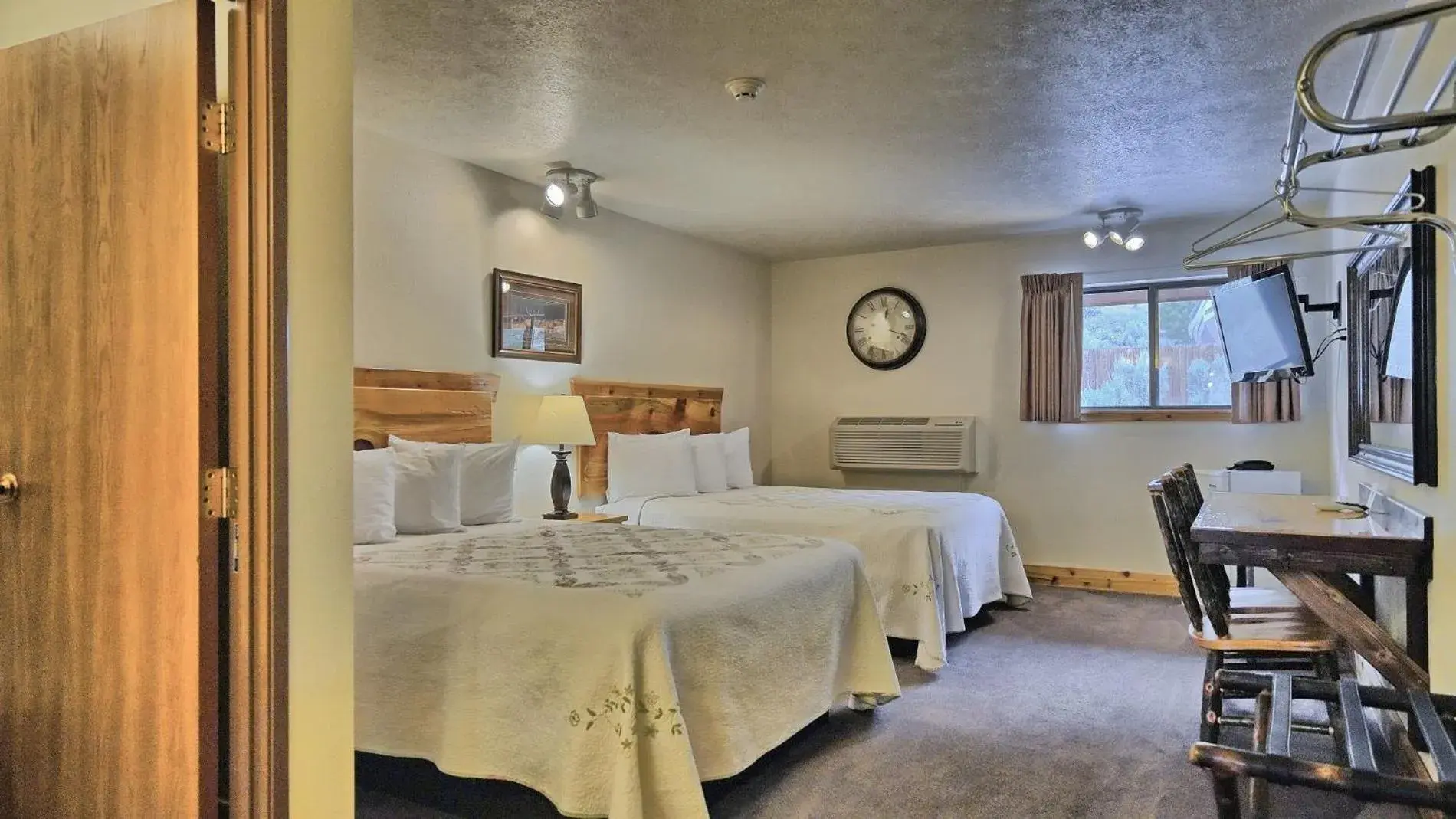 Double Room in Yellowstone Village Inn and Suites Double Room in Yellowstone Village Inn and Suites
