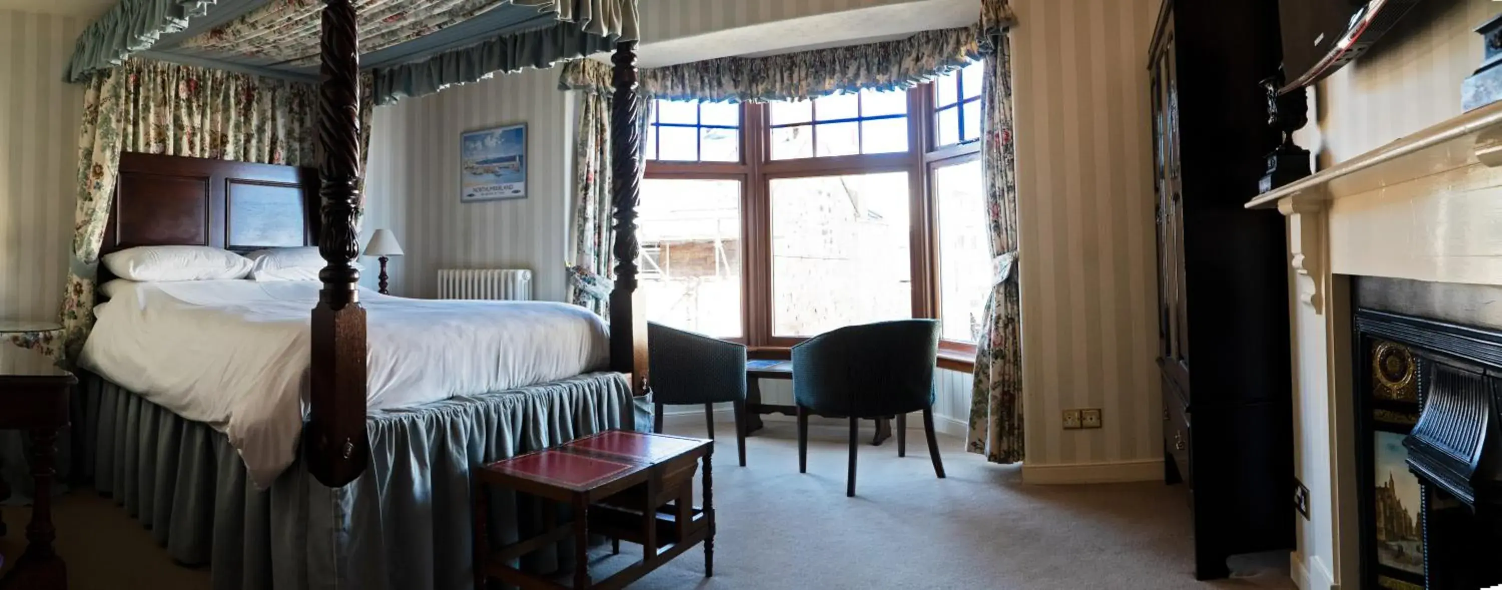 King Room in The Olde Ship Inn King Room in The Olde Ship Inn