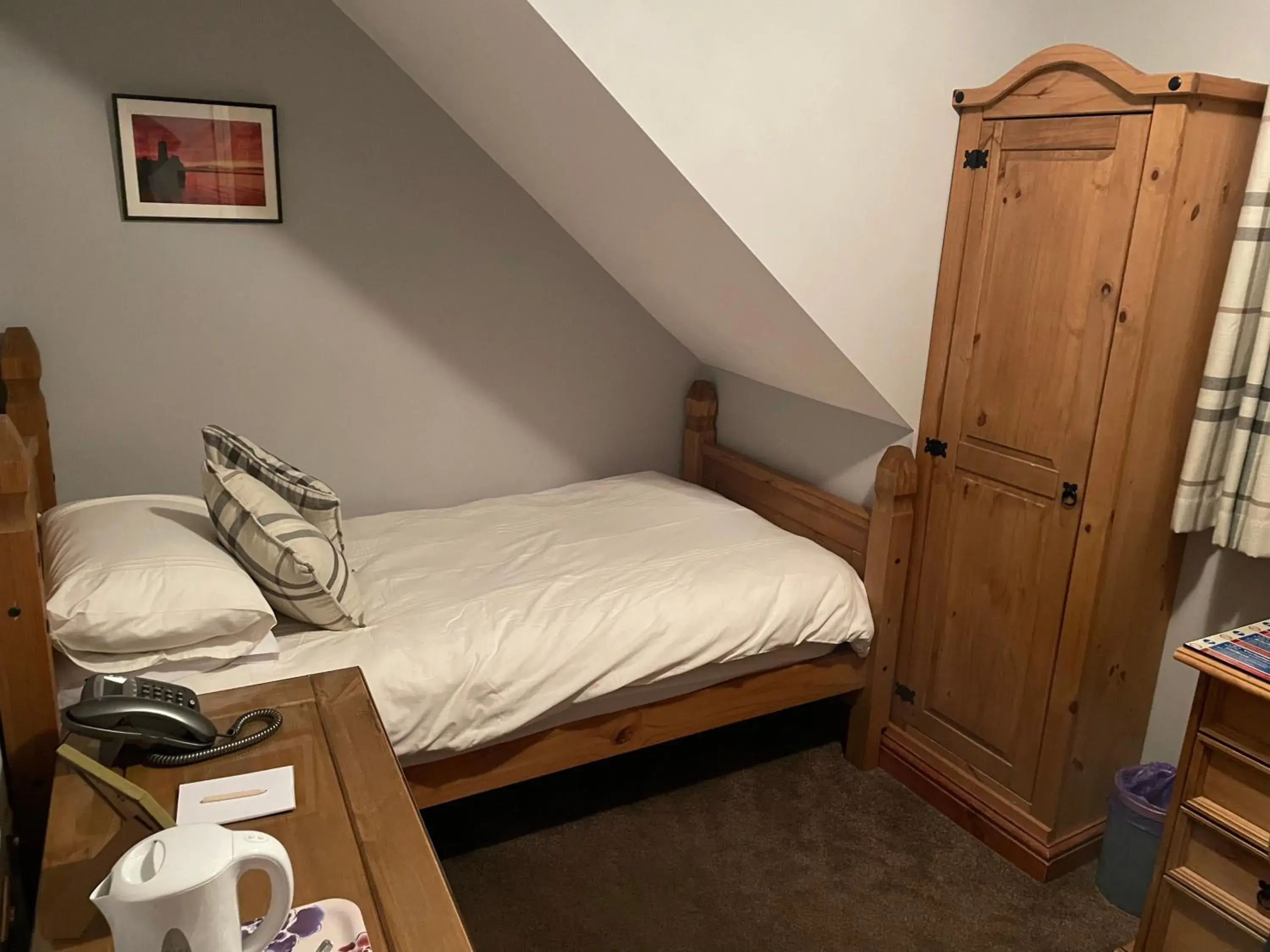 Single Room in The Olde Ship Inn Single Room in The Olde Ship Inn