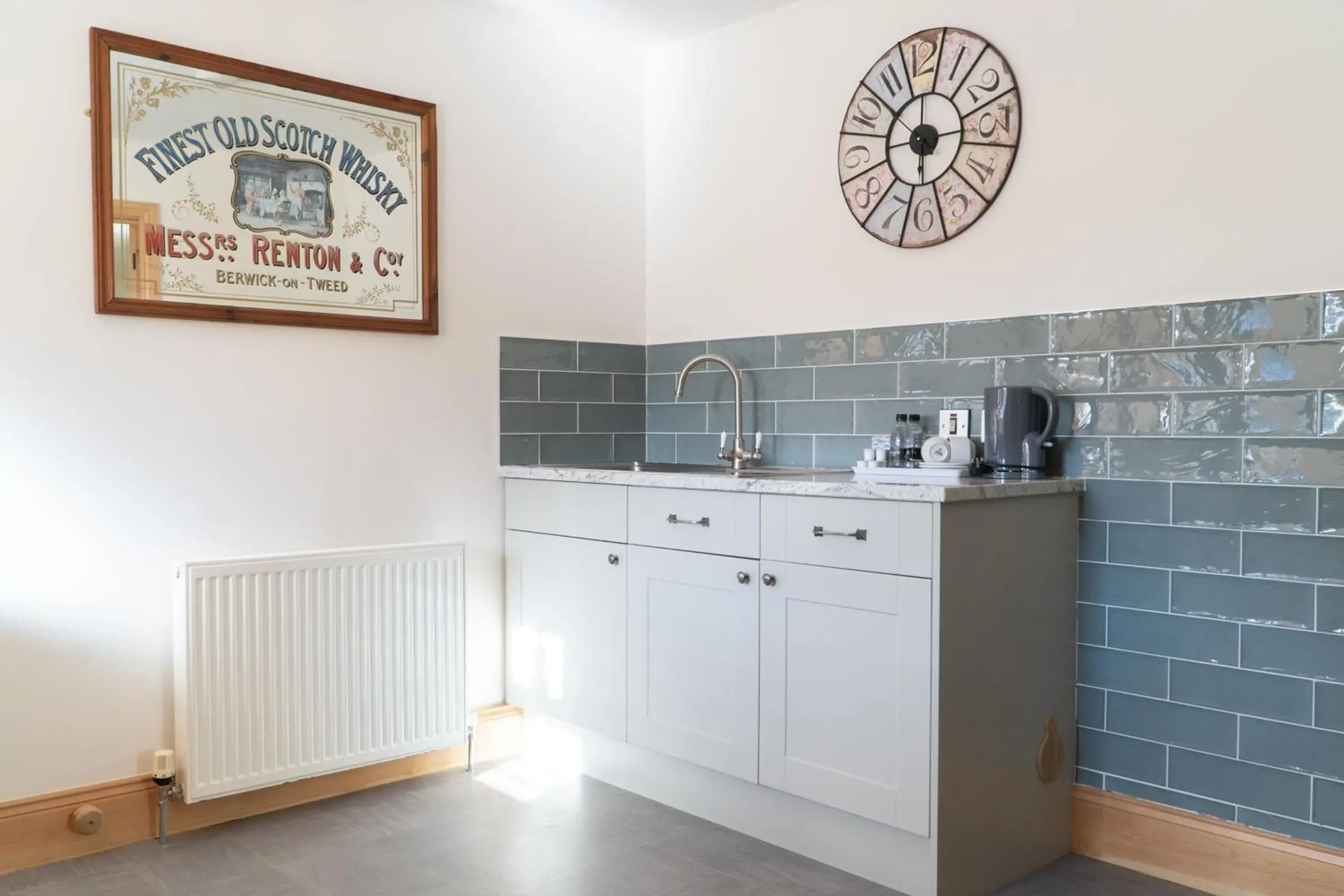 One-Bedroom Bungalow in The Olde Ship Inn One-Bedroom Bungalow in The Olde Ship Inn