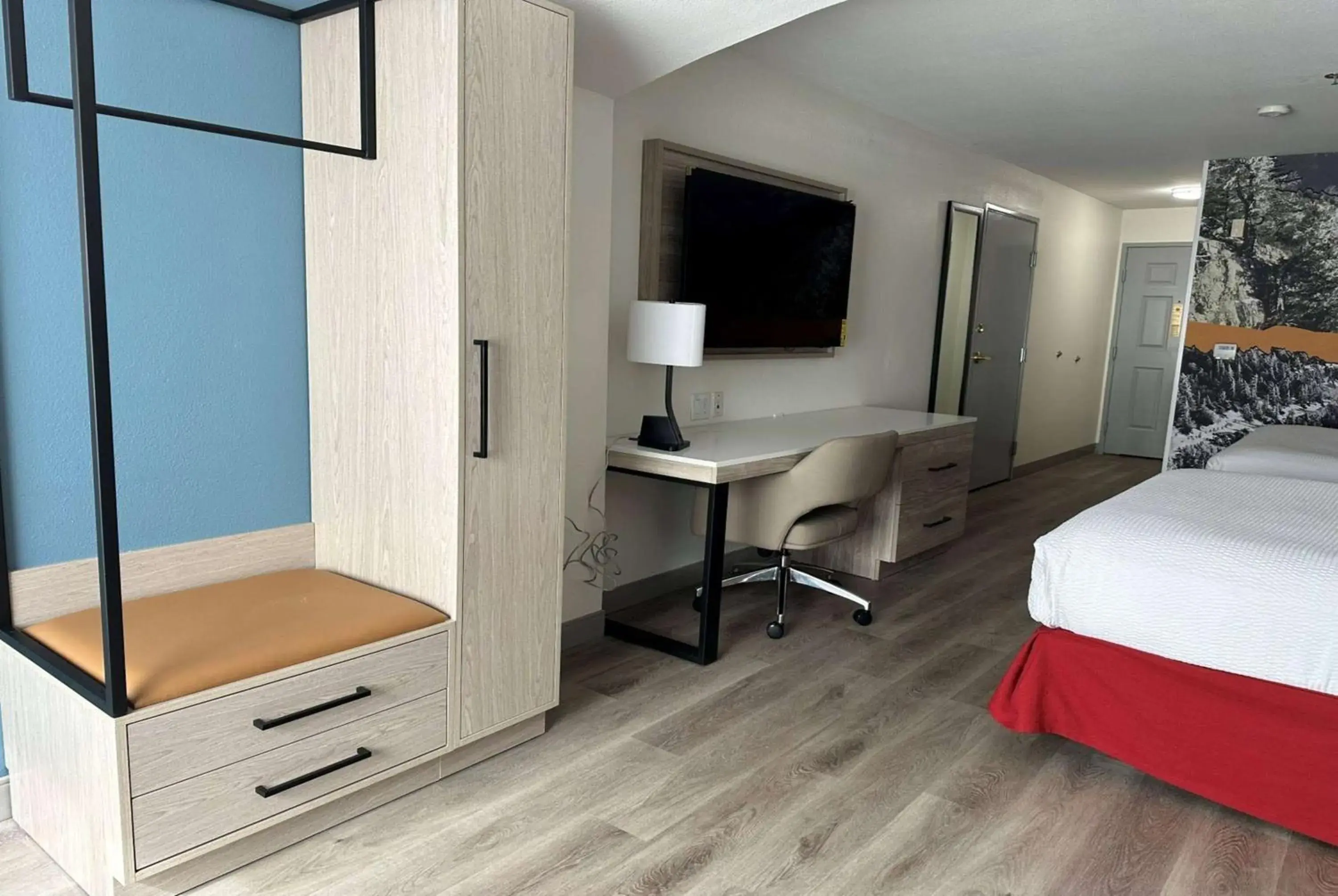 Queen Room with Two Queen Beds - Mobility Access/Non-Smoking in La Quinta Inn & Suites by Wyndham Albuquerque Midtown Queen Room with Two Queen Beds - Mobility Access/Non-Smoking in La Quinta Inn & Suites by Wyndham Albuquerque Midtown