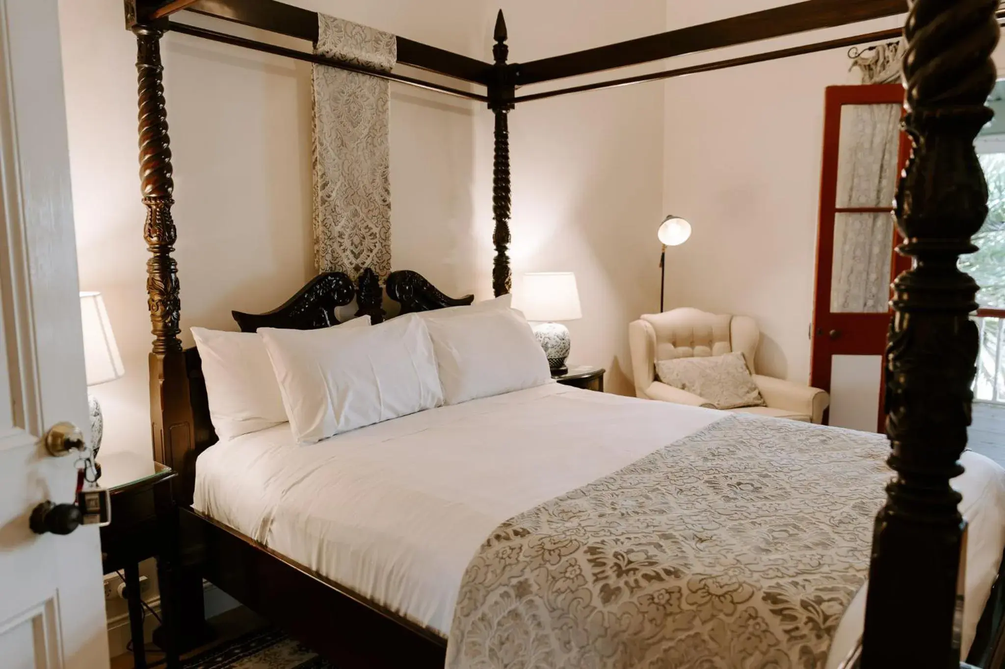 Queen Room - Veranda R5 in The Abbey Queen Room - Veranda R5 in The Abbey