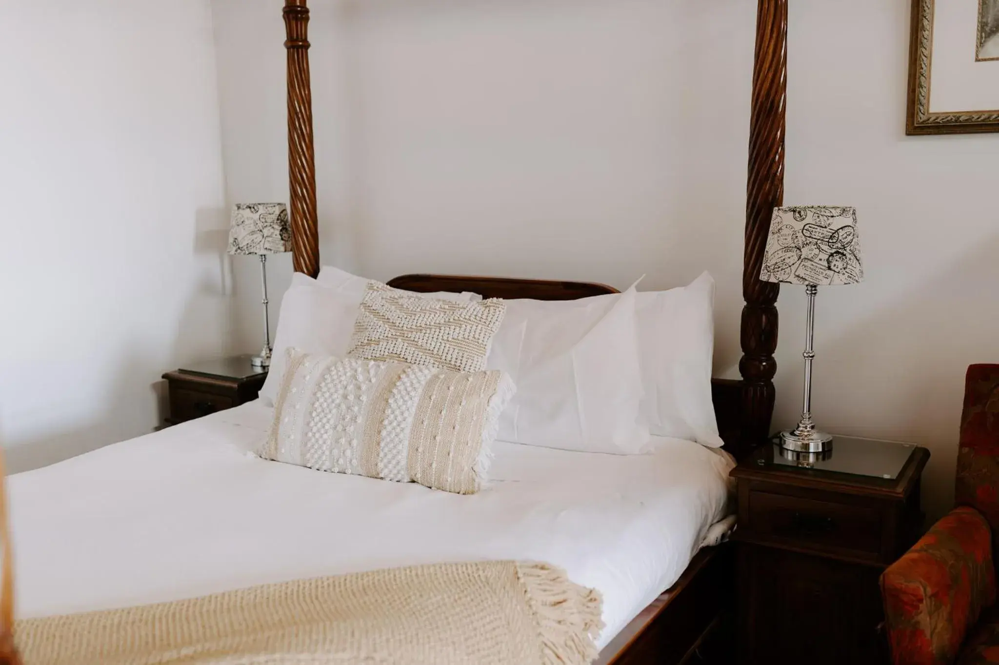 Queen Room with Balcony in The Abbey Queen Room with Balcony in The Abbey