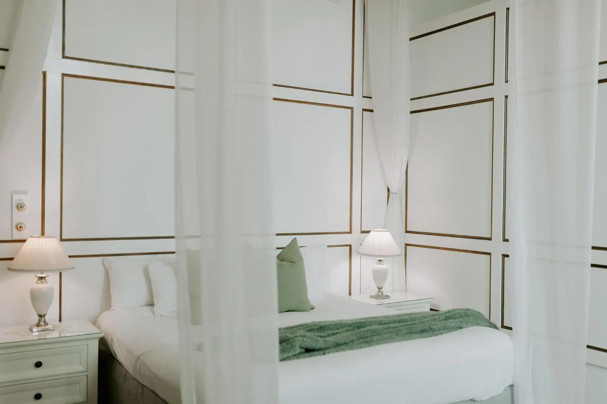 Superior King Suite in The Abbey Superior King Suite in The Abbey