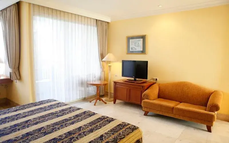 Junior Suite in Resor Tuban Tropis Junior Suite in Resor Tuban Tropis