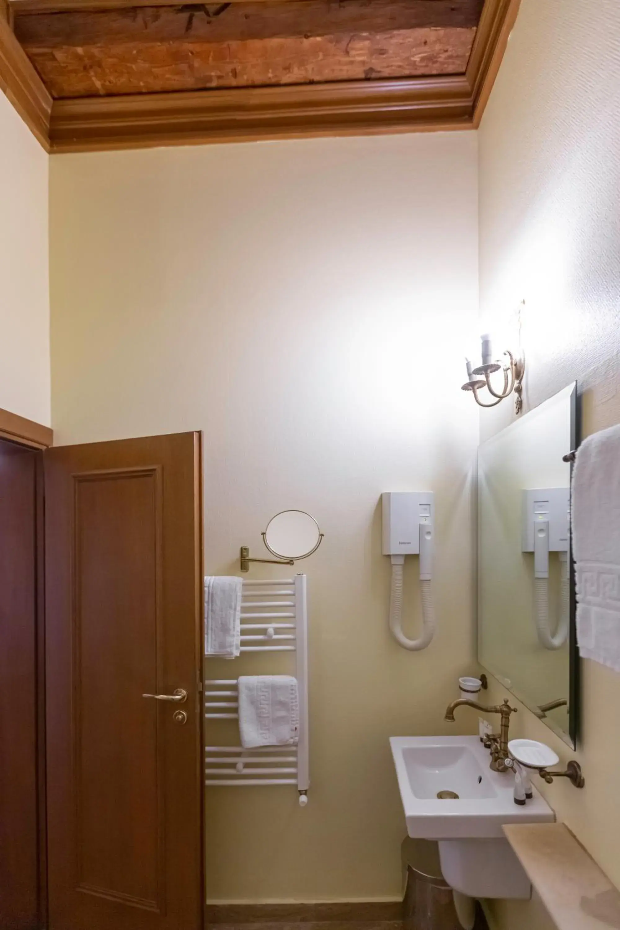 Twin Room in Hotel Am Ring Twin Room in Hotel Am Ring