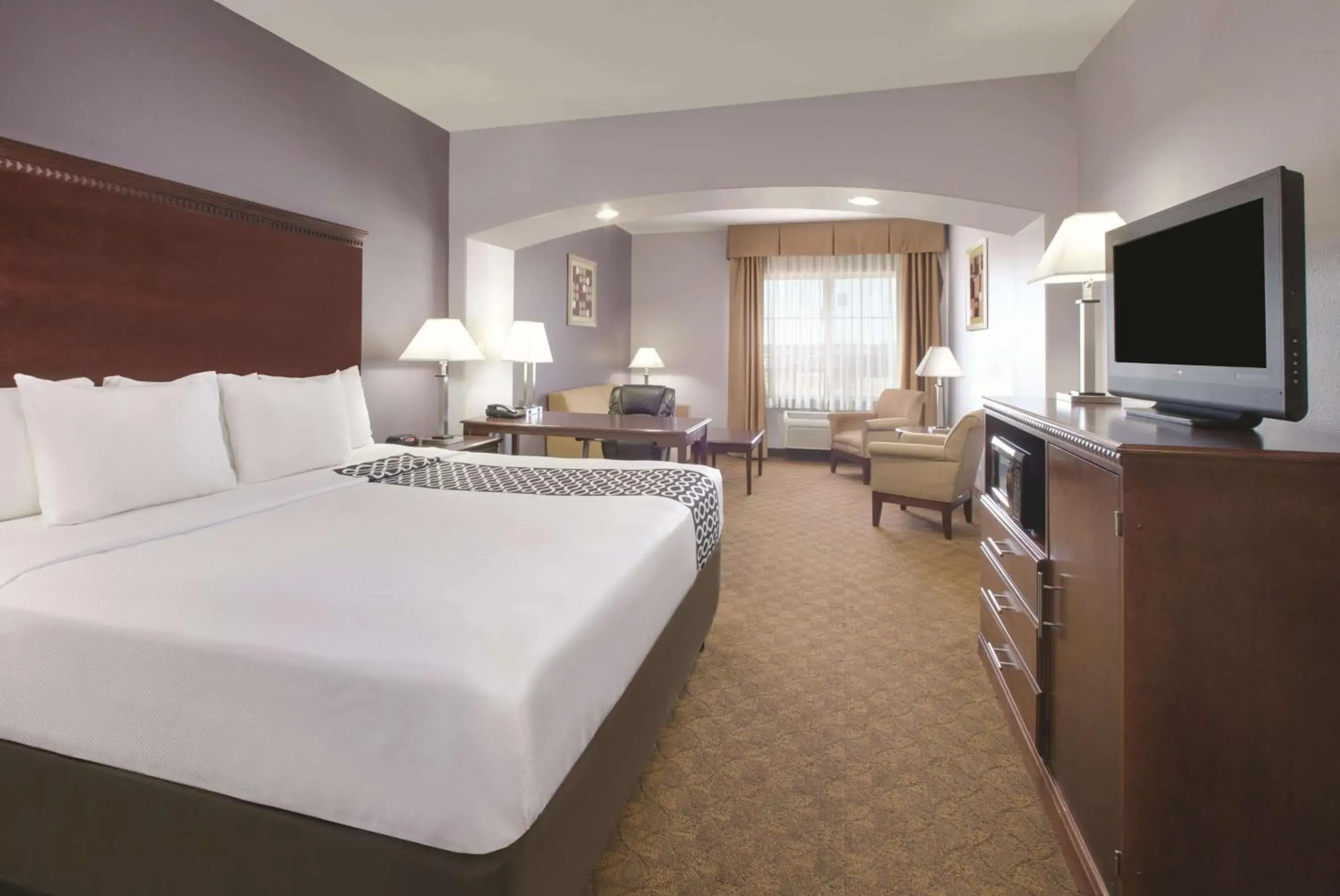 Executive King Room in La Quinta by Wyndham Corsicana Executive King Room in La Quinta by Wyndham Corsicana