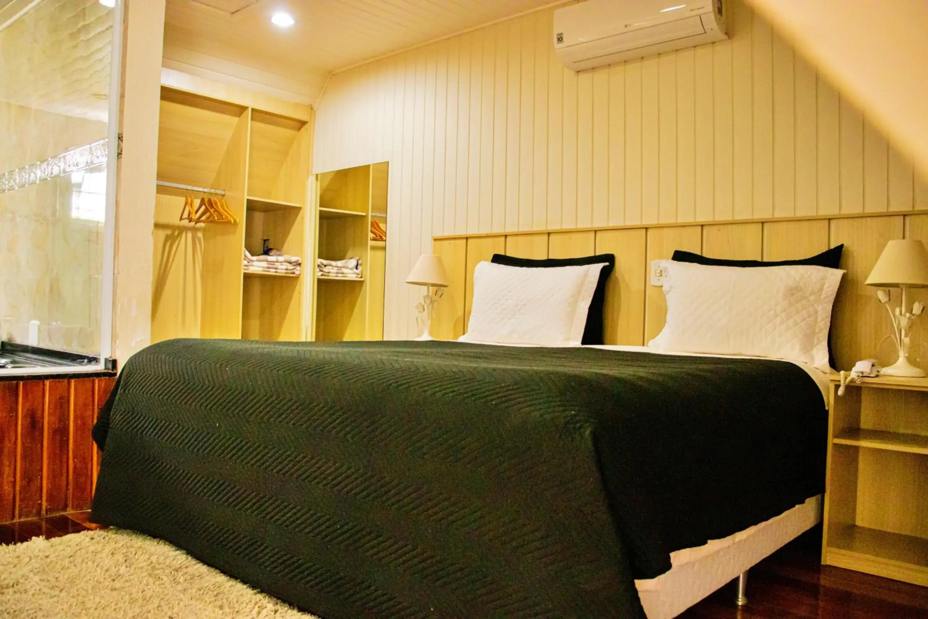 Superior Double Room with Spa Bath in VELINN Pousada Chateau do Luar Prime Superior Double Room with Spa Bath in VELINN Pousada Chateau do Luar Prime