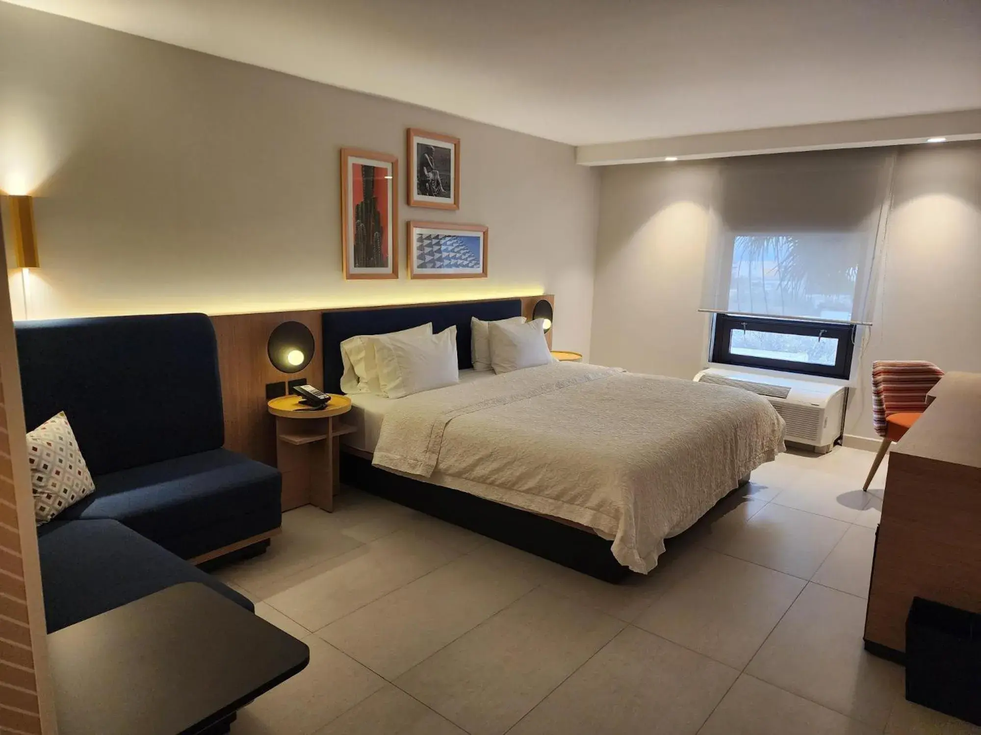 King Room with Sofa Bed - Non-Smoking in Hampton by Hilton Saltillo Zona Aeropuerto King Room with Sofa Bed - Non-Smoking in Hampton by Hilton Saltillo Zona Aeropuerto