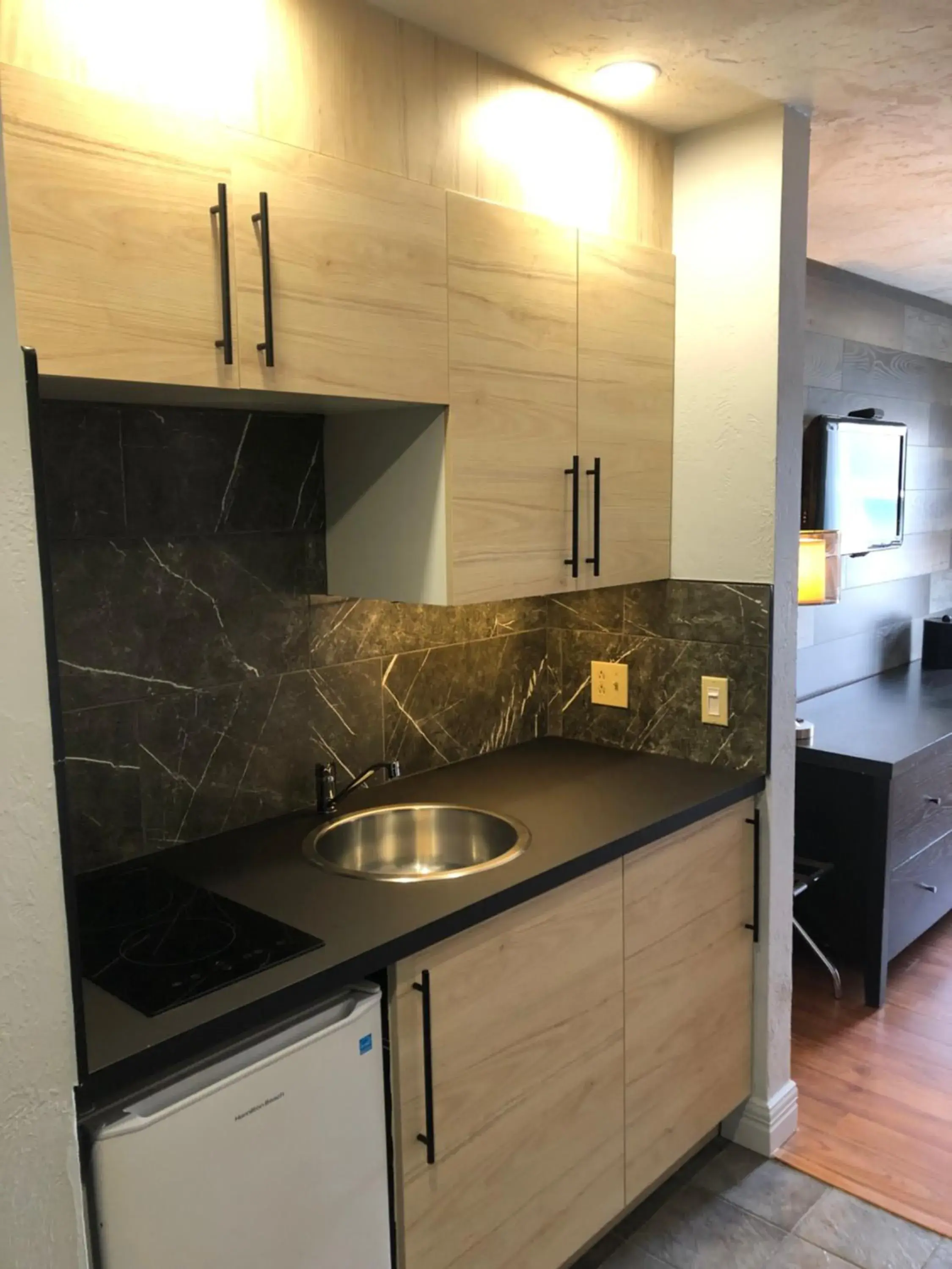 Superior Queen Room in Shores Inn & Hotel Superior Queen Room in Shores Inn & Hotel