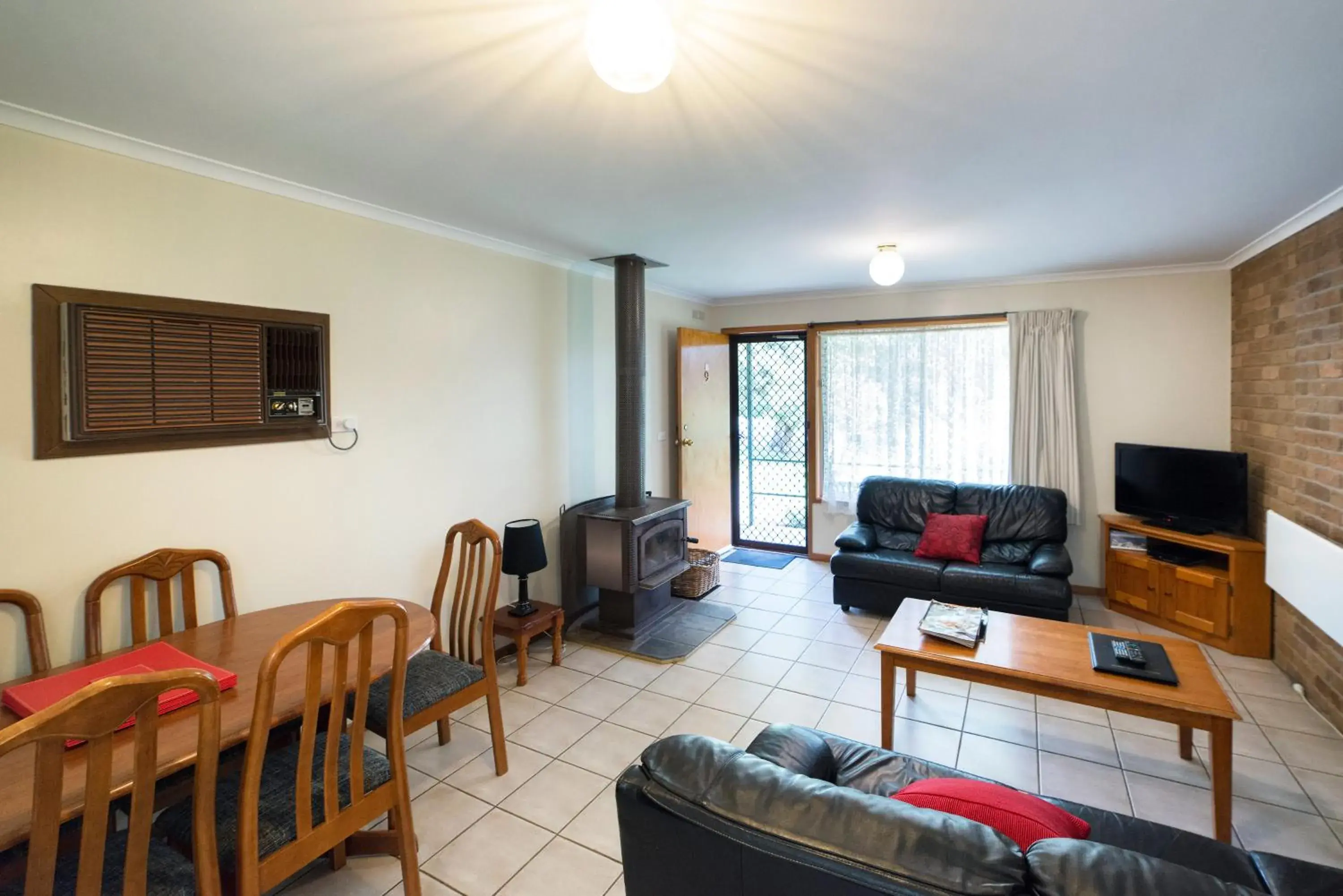 Two-Bedroom Apartment in Grampians View Cottages and Units Two-Bedroom Apartment in Grampians View Cottages and Units