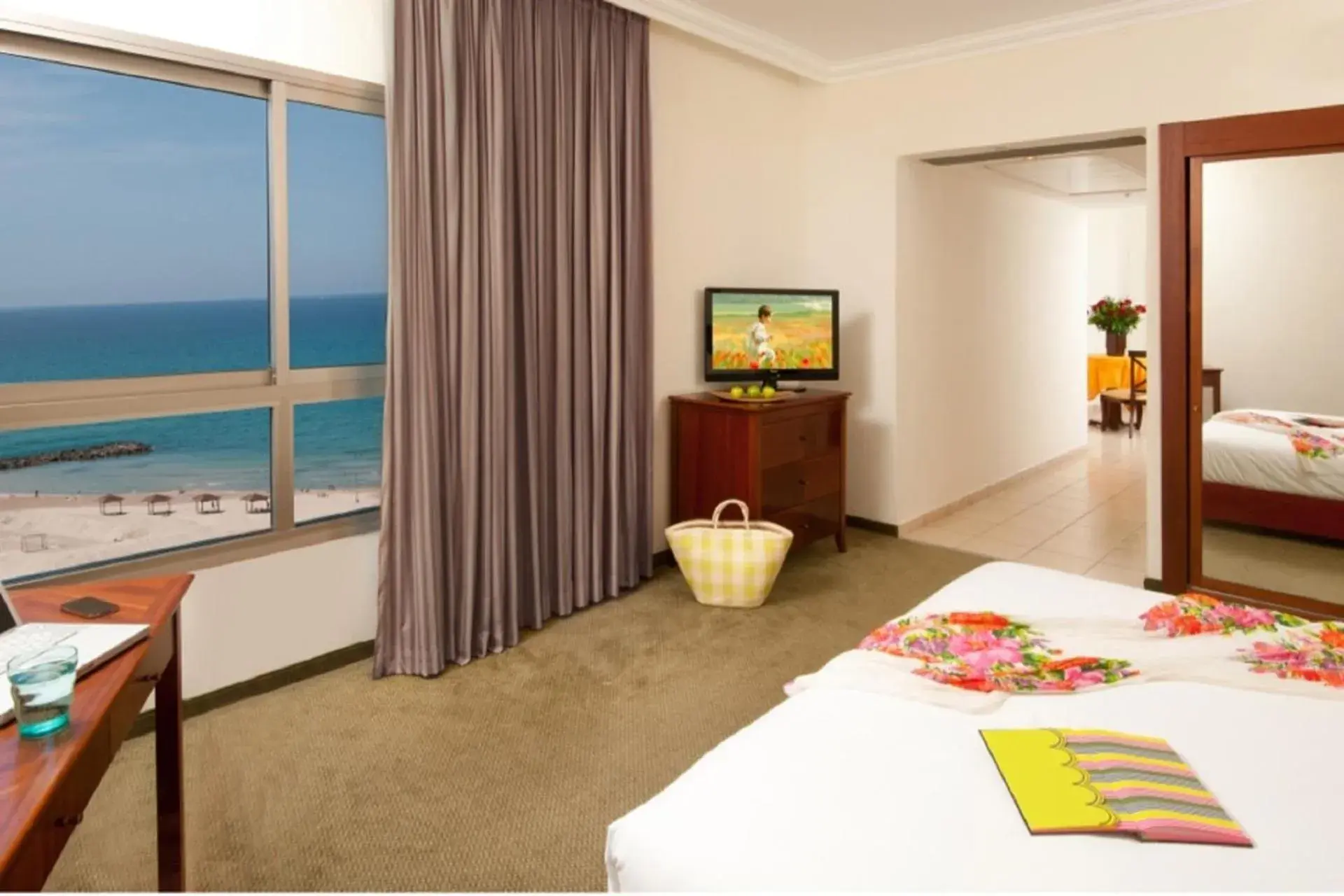 Junior Suite in Leonardo Plaza Haifa Junior Suite in Leonardo Plaza Haifa