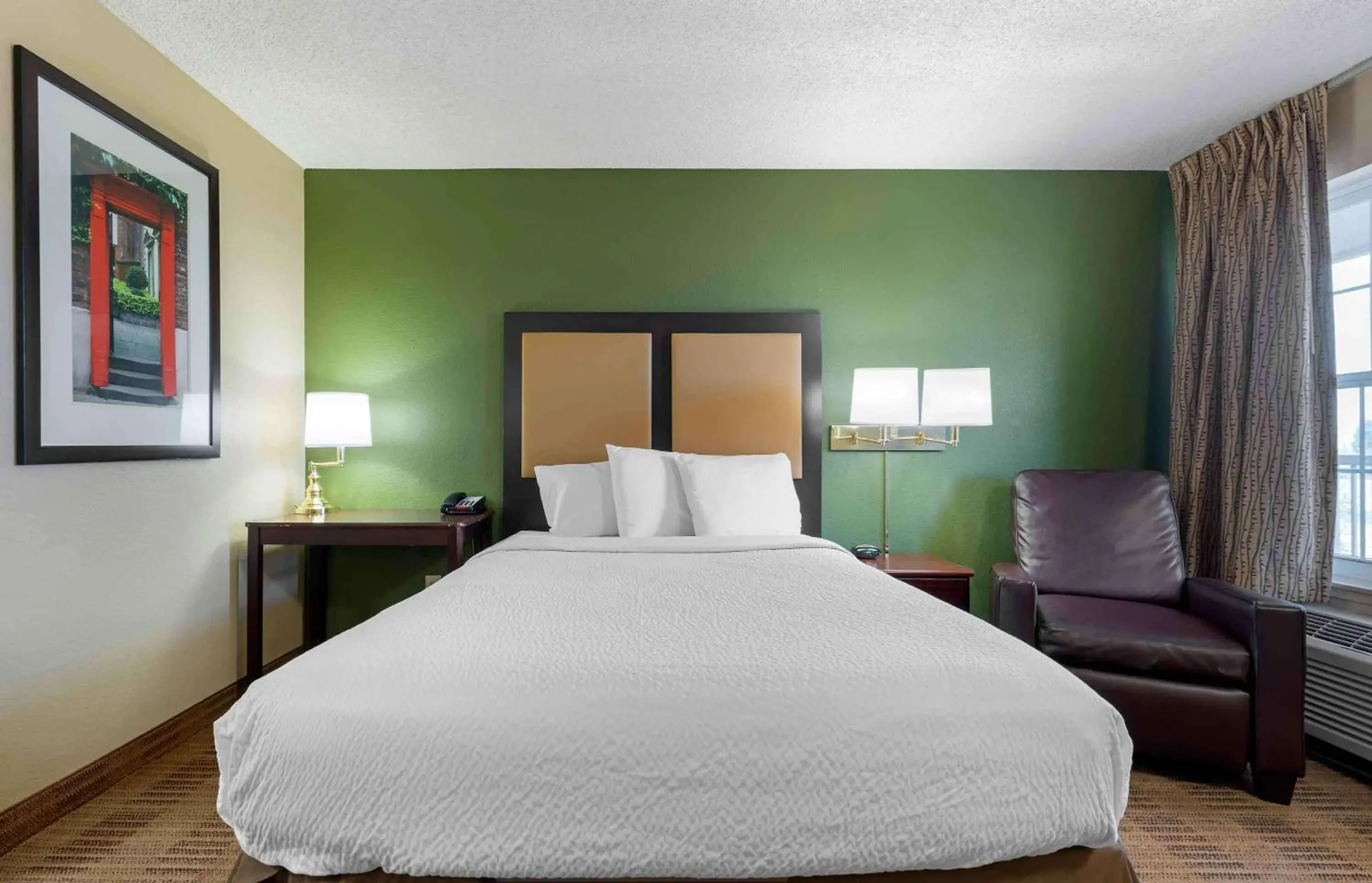 Queen Studio - Non-Smoking in Extended Stay America Suites - Sacramento - White Rock Rd Queen Studio - Non-Smoking in Extended Stay America Suites - Sacramento - White Rock Rd