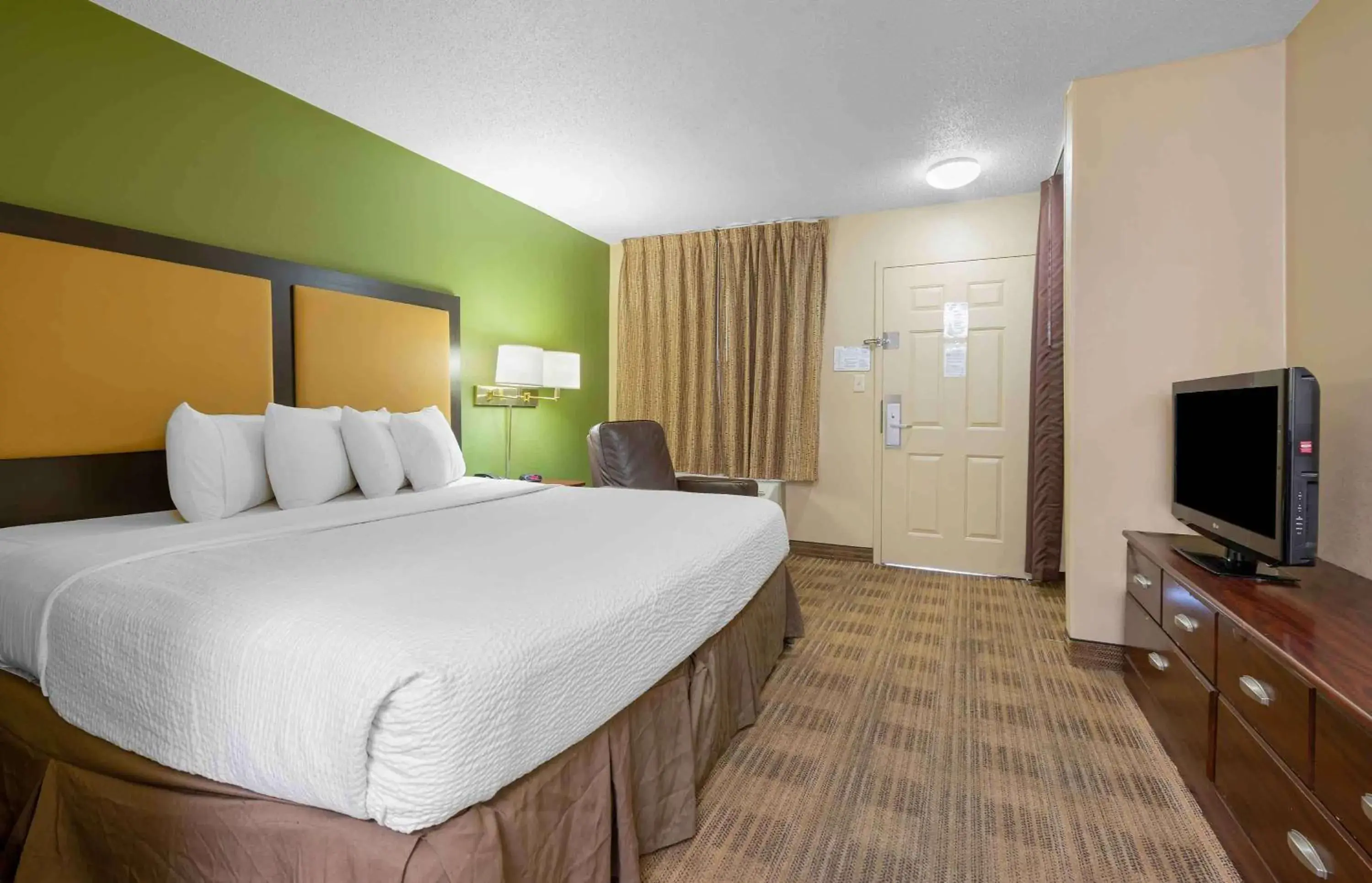 Studio with 1 King Bed - Non-Smoking in Extended Stay America Suites - Sacramento - Northgate Studio with 1 King Bed - Non-Smoking in Extended Stay America Suites - Sacramento - Northgate