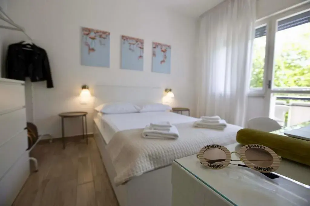 Queen Room with Balcony in Hotel Elite Queen Room with Balcony in Hotel Elite