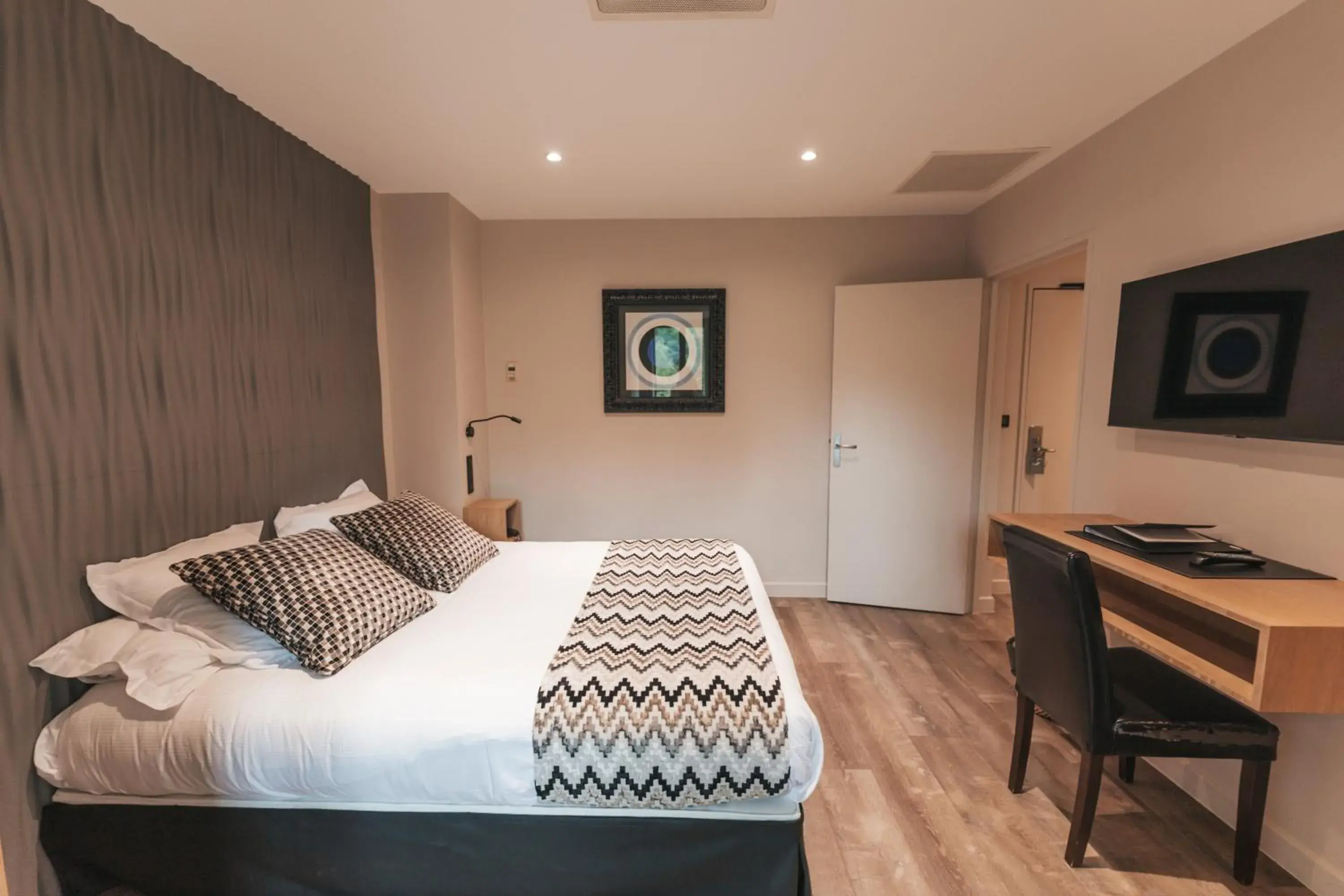 Superior Family Room in Le Dracy Hôtel et Spa Superior Family Room in Le Dracy Hôtel et Spa