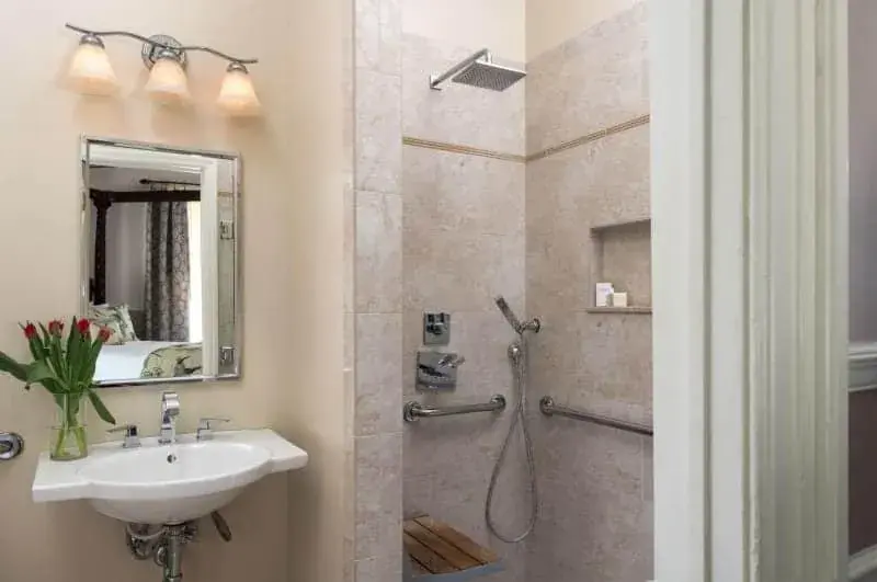 Deluxe Double Room in Albemarle Inn - Asheville Deluxe Double Room in Albemarle Inn - Asheville