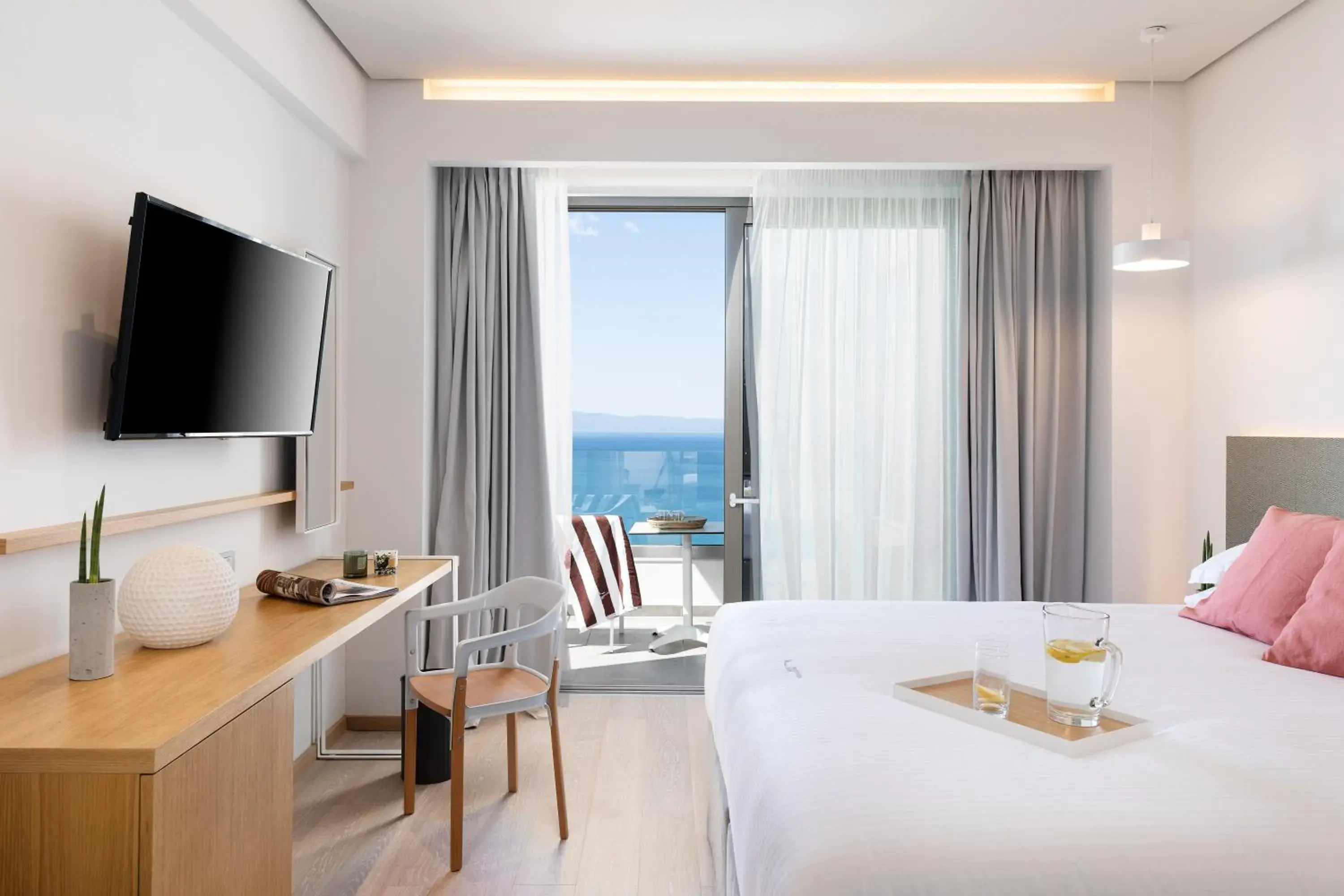 Superior Double or Twin Room with Sea View in Messinian Icon Hotel & Suites Superior Double or Twin Room with Sea View in Messinian Icon Hotel & Suites