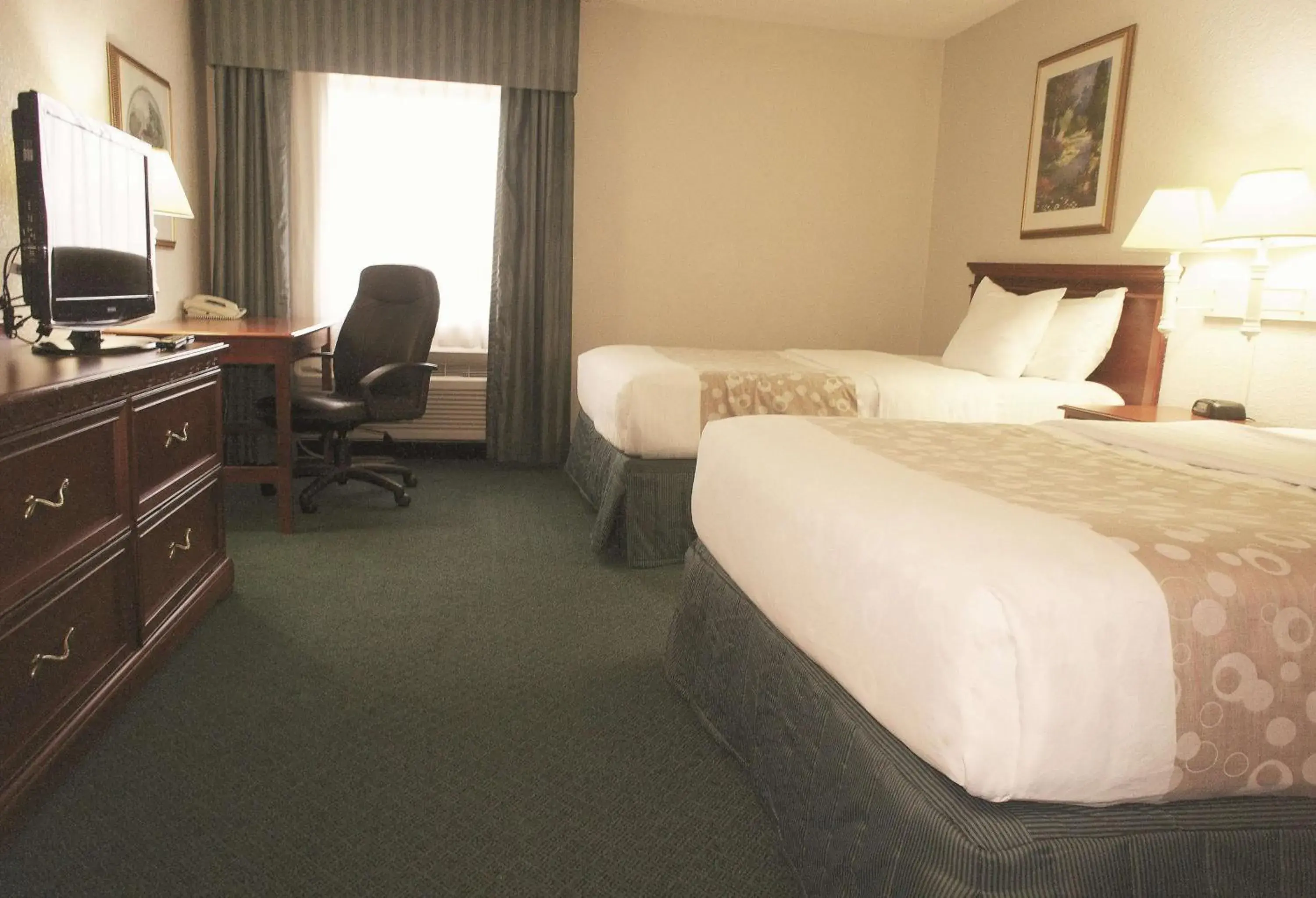 Deluxe Double Room with Two Double Beds in La Quinta Inn by Wyndham Detroit Canton Deluxe Double Room with Two Double Beds in La Quinta Inn by Wyndham Detroit Canton