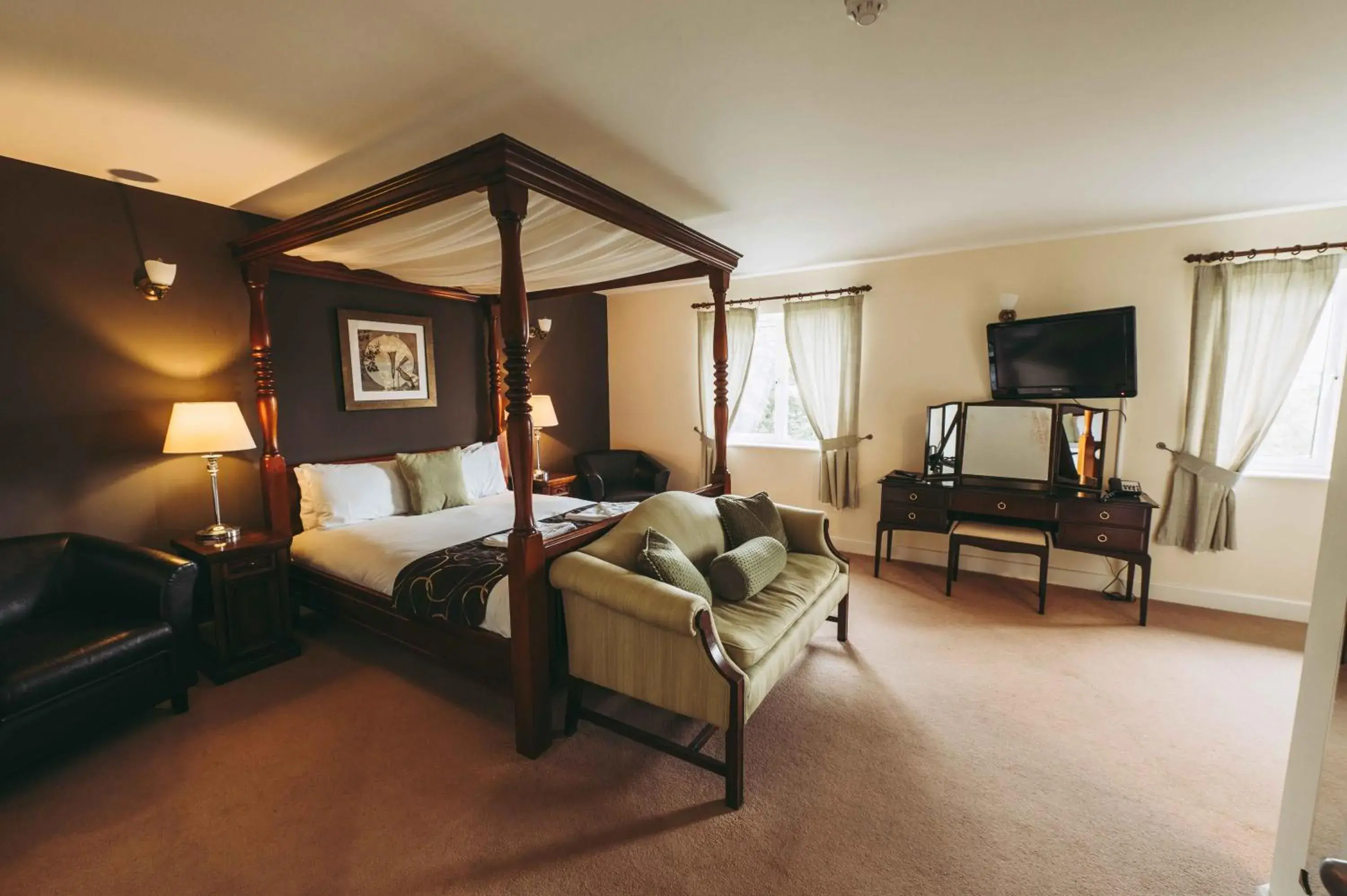 Deluxe Suite - No Pets in The Grange Hotel Brent Knoll Deluxe Suite - No Pets in The Grange Hotel Brent Knoll