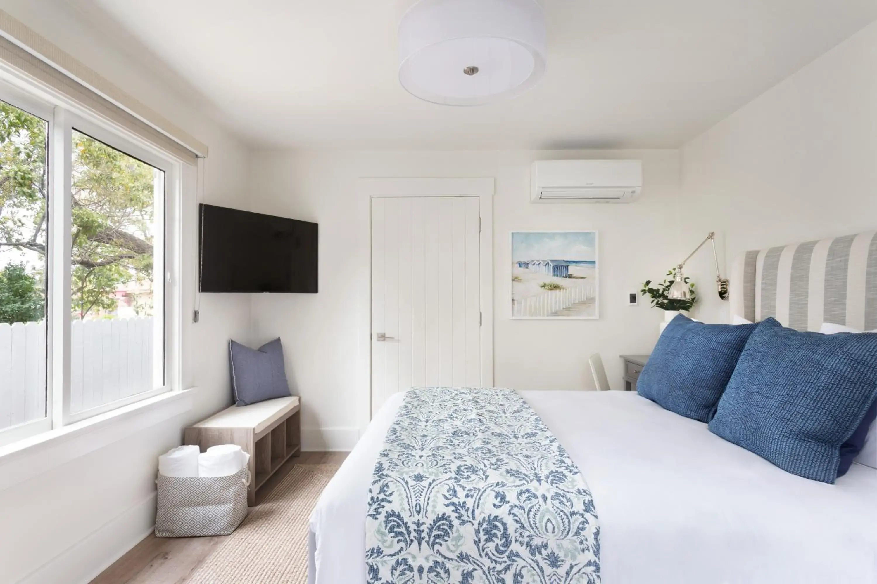 Queen Studio in Hideaway Santa Barbara, A Kirkwood Collection Hotel Queen Studio in Hideaway Santa Barbara, A Kirkwood Collection Hotel