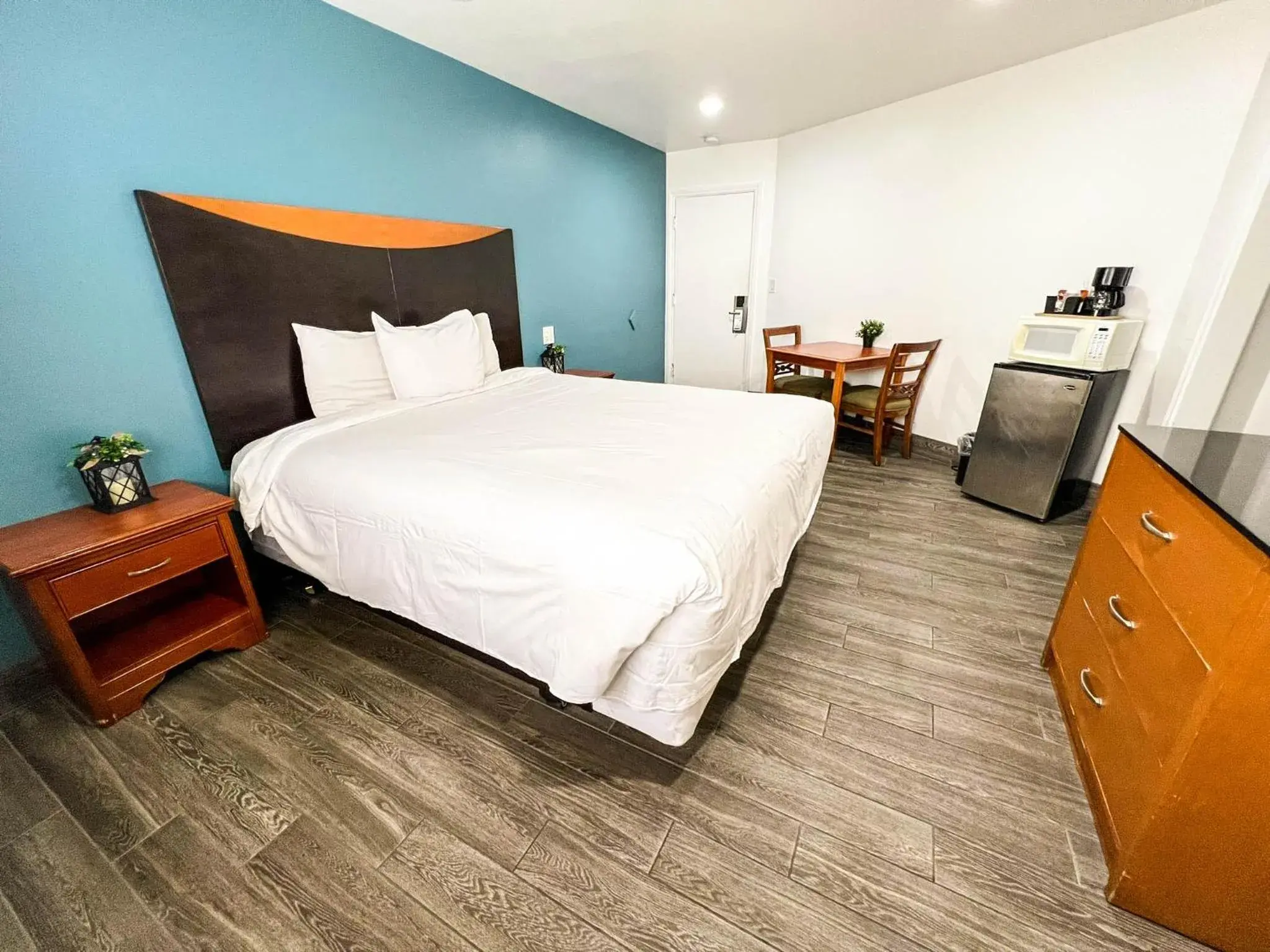 Deluxe King Studio in Town and Country Inn Deluxe King Studio in Town and Country Inn