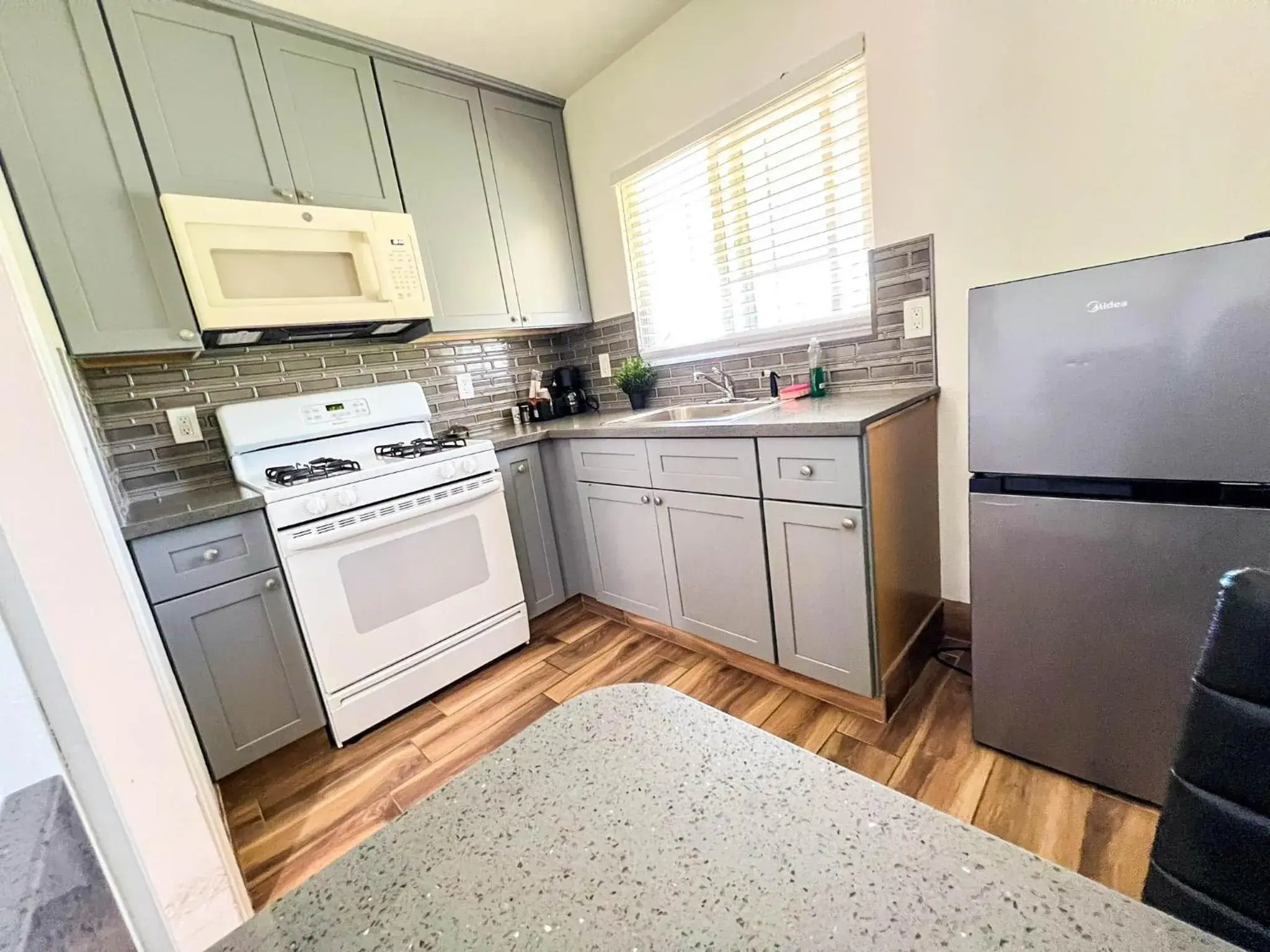 Deluxe Queen Suite in Town and Country Inn Deluxe Queen Suite in Town and Country Inn