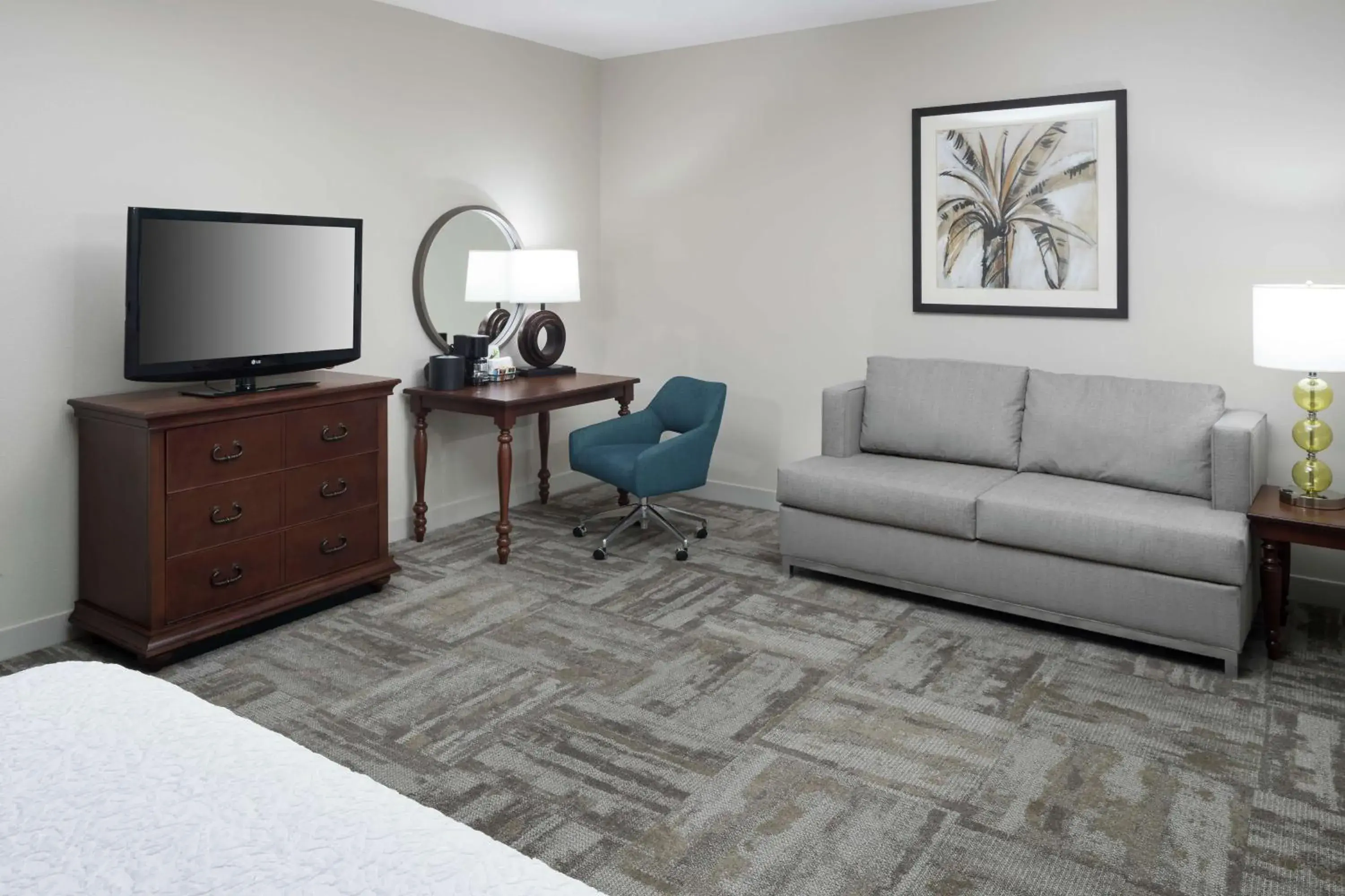 King Room with Sofa Bed - Non-Smoking in Hampton Inn New Smyrna Beach King Room with Sofa Bed - Non-Smoking in Hampton Inn New Smyrna Beach