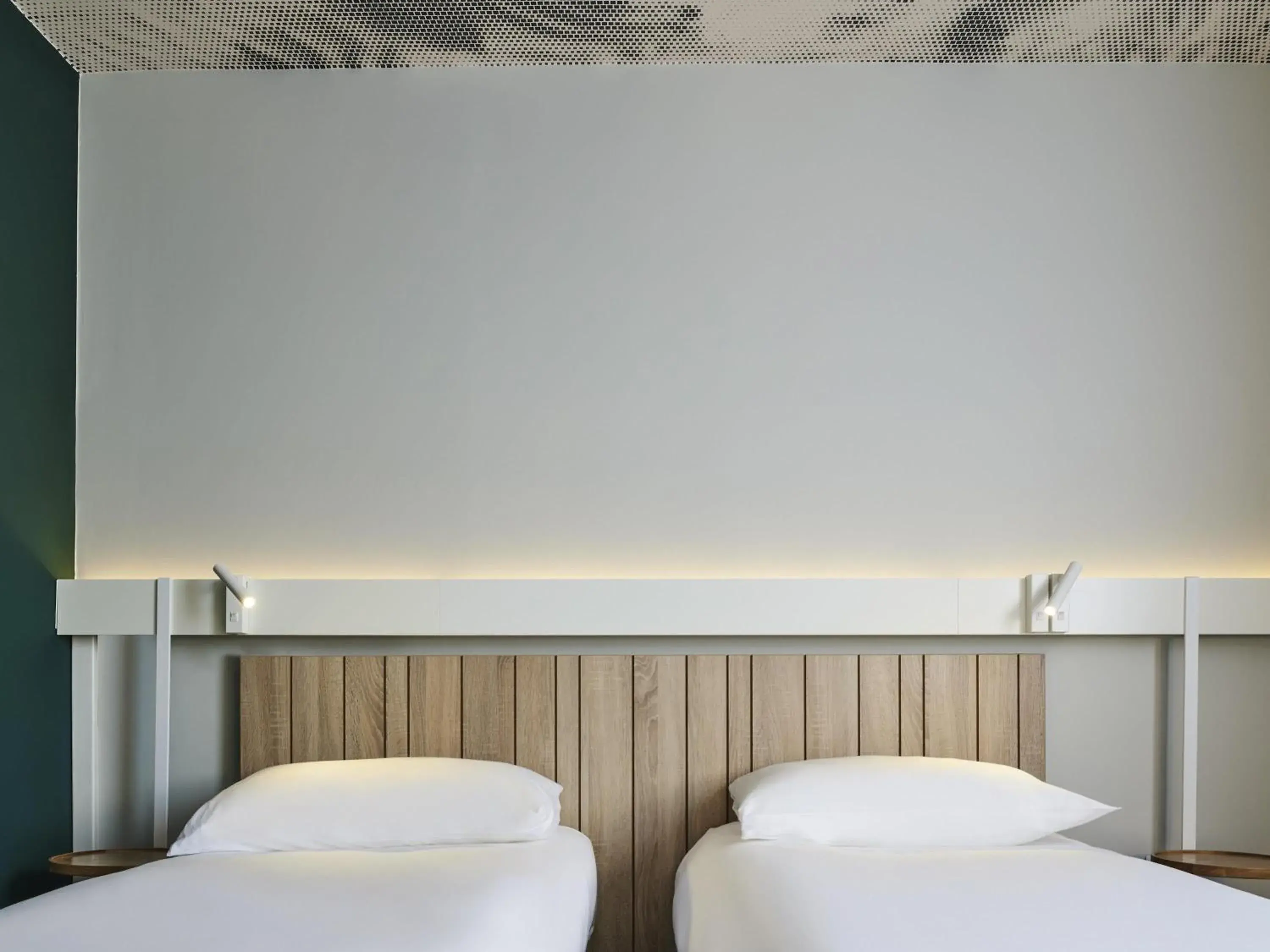 Standard Twin Room in ibis Clamart Paris Velizy Standard Twin Room in ibis Clamart Paris Velizy