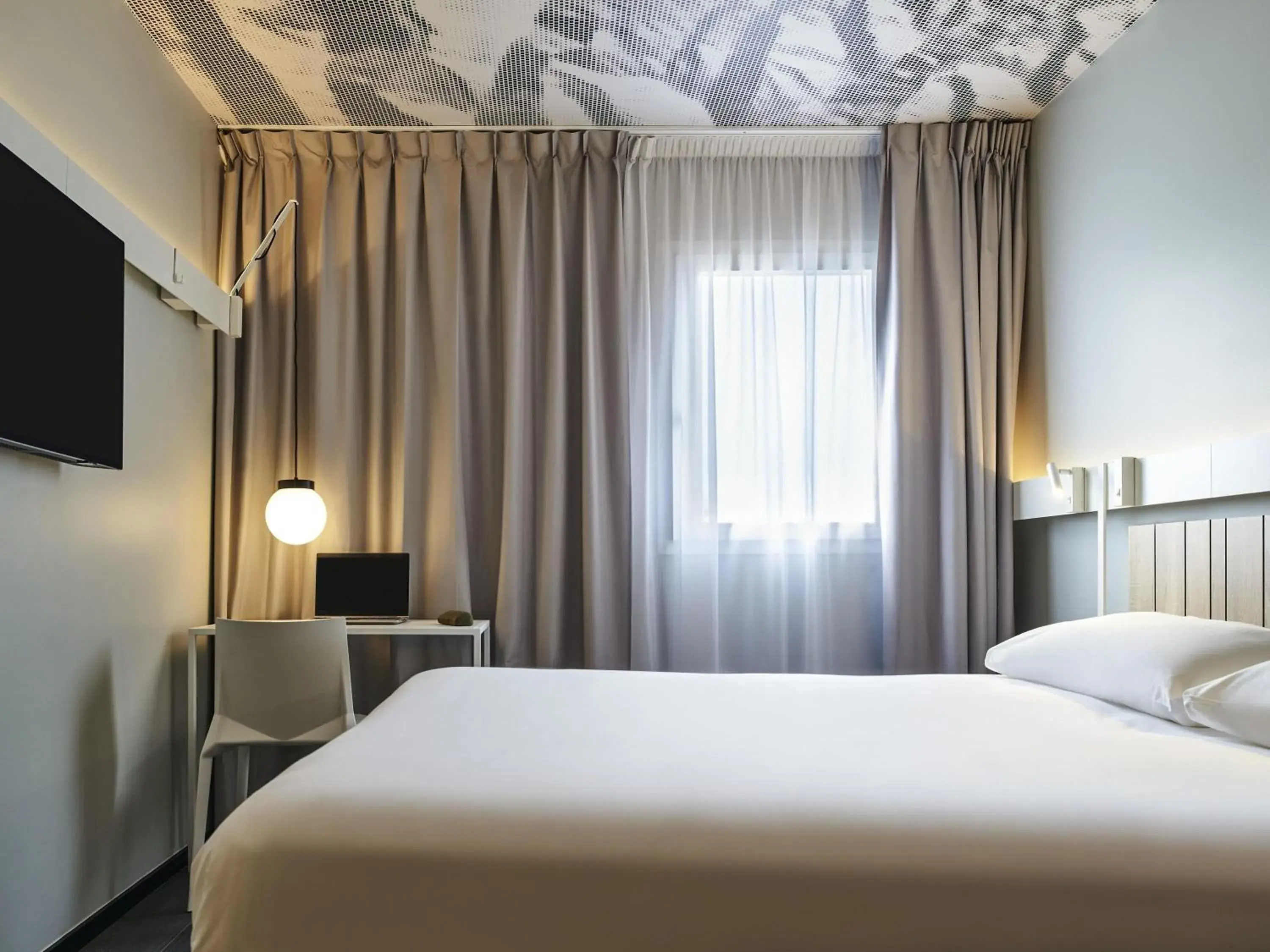 Standard Double Room in ibis Clamart Paris Velizy Standard Double Room in ibis Clamart Paris Velizy