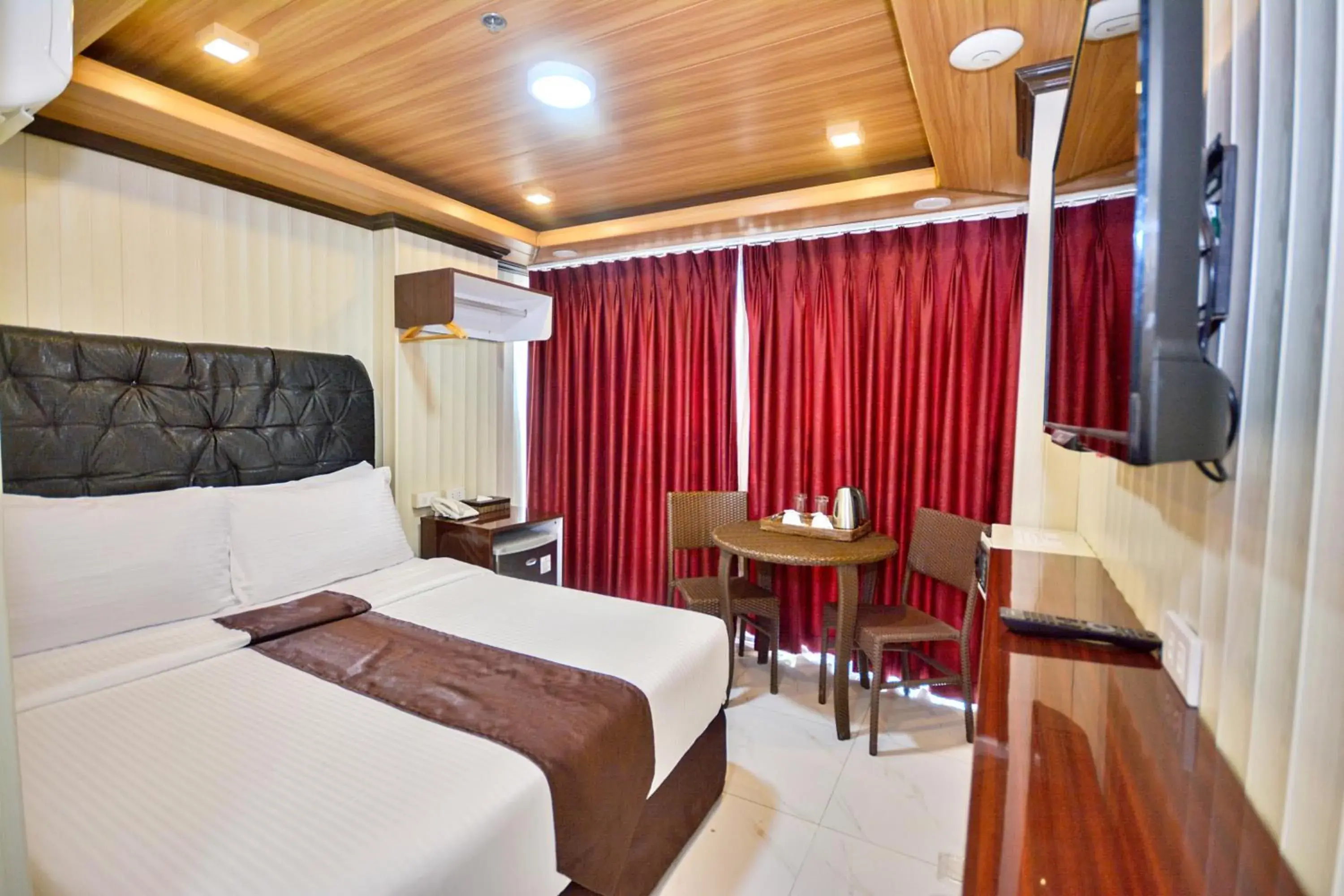 Standard Room Main with Partial View in Diamond Water Edge Resort Standard Room Main with Partial View in Diamond Water Edge Resort