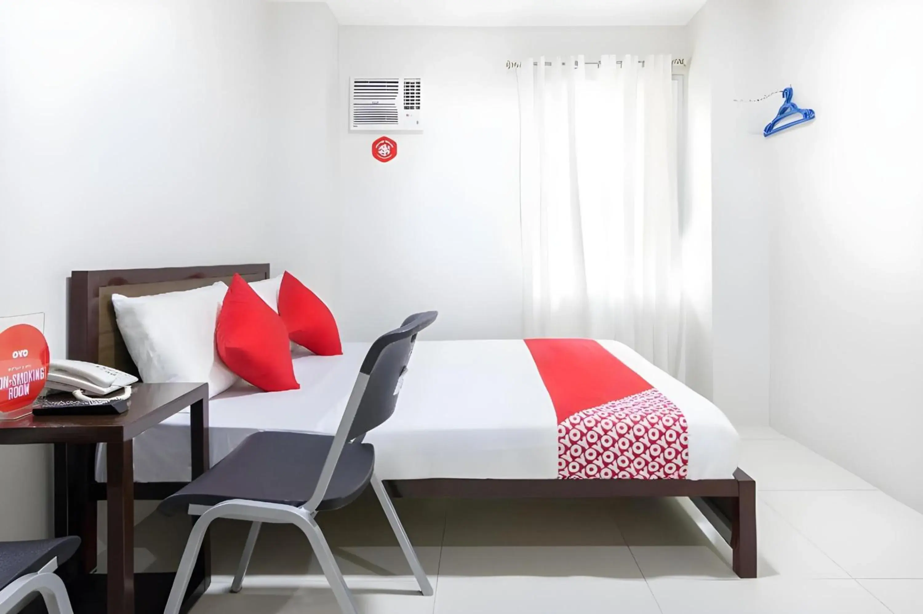 Standard Double Room in OYO 152 Sangco Condotel Standard Double Room in OYO 152 Sangco Condotel