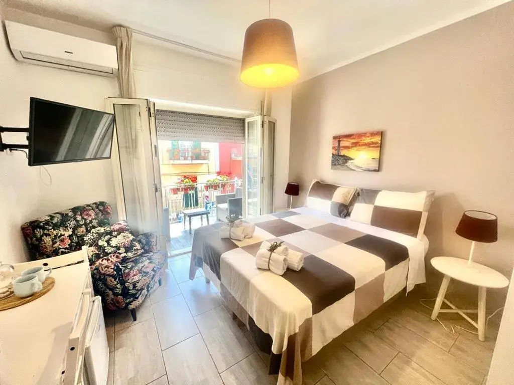 Deluxe Double Room with Balcony and Sea View - single occupancy in A Casa dei Bruno B&B Deluxe Double Room with Balcony and Sea View - single occupancy in A Casa dei Bruno B&B