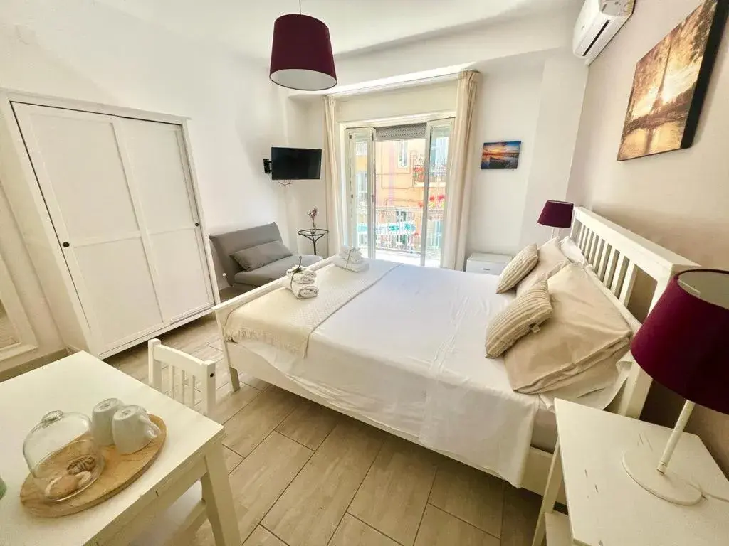 Deluxe Triple Room with Sea View in A Casa dei Bruno B&B Deluxe Triple Room with Sea View in A Casa dei Bruno B&B