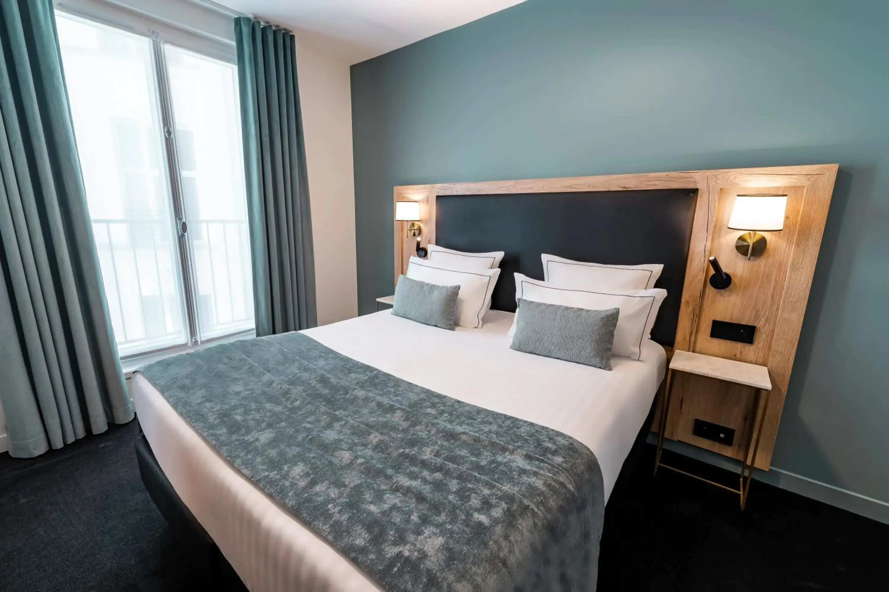 Family Room in Hôtel Le Cercle Tour Eiffel Family Room in Hôtel Le Cercle Tour Eiffel