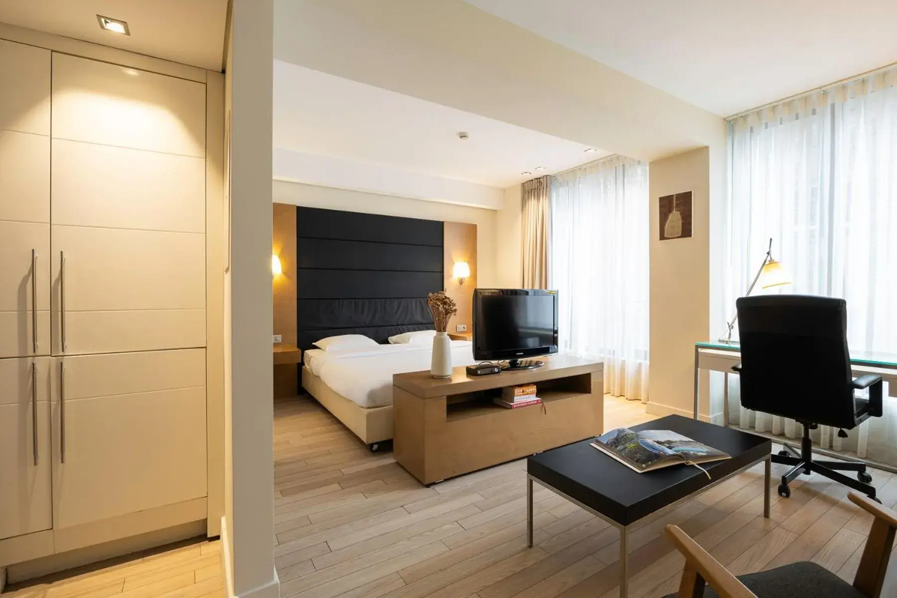 Standard Double Room in B-aparthotel Grand Place Standard Double Room in B-aparthotel Grand Place