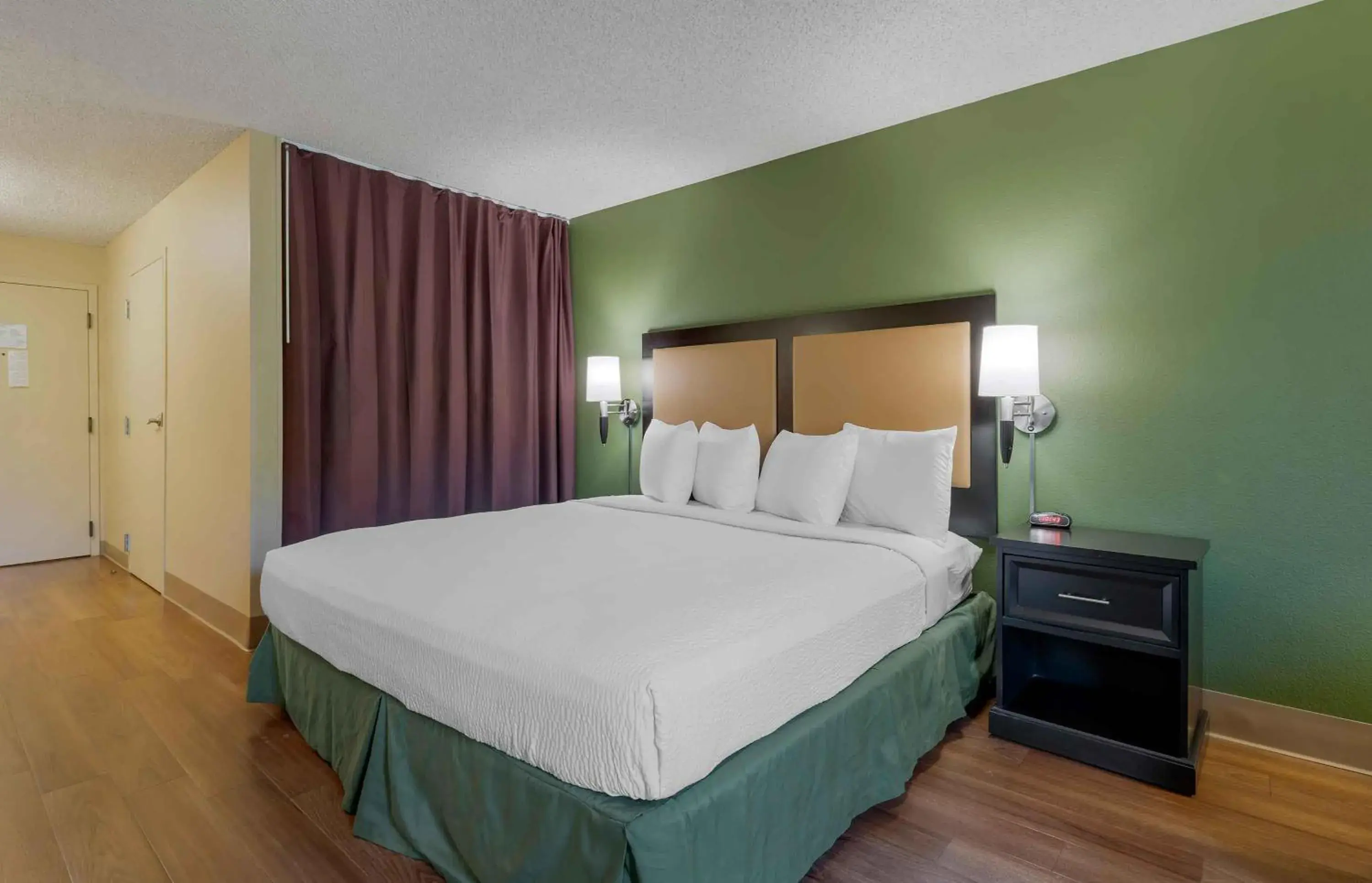 Studio with 1 King Bed - Non-Smoking in Extended Stay America Suites - Fremont - Fremont Blvd South Studio with 1 King Bed - Non-Smoking in Extended Stay America Suites - Fremont - Fremont Blvd South