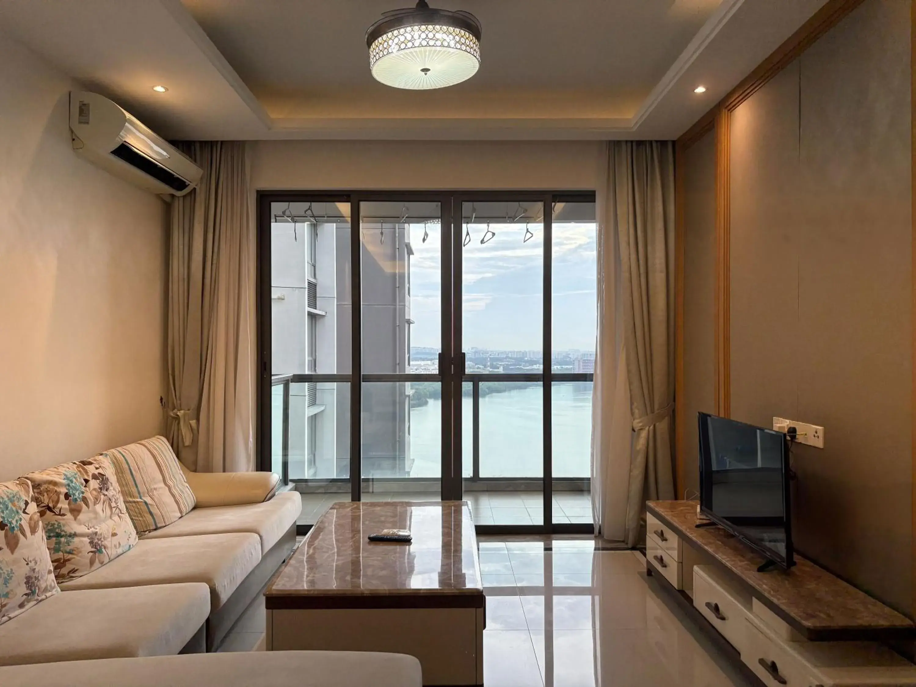 Family Two-Bedroom Apartment with View in R&F Princess Cove @ R&F Mall Family Two-Bedroom Apartment with View in R&F Princess Cove @ R&F Mall