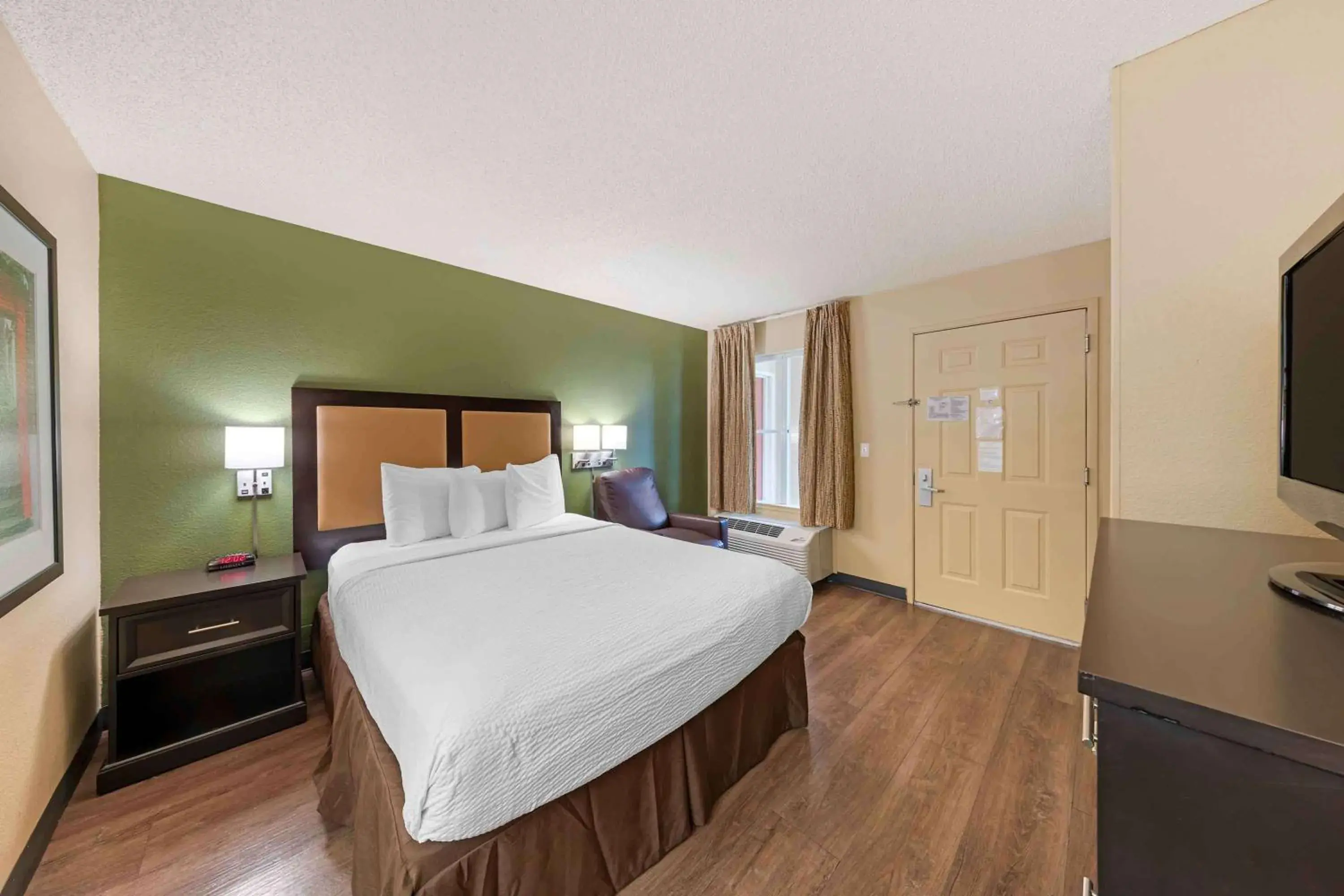 Queen studio with 1 Queen Bed - Disability Access/Non-Smoking in Extended Suites - Orange County - Brea Queen studio with 1 Queen Bed - Disability Access/Non-Smoking in Extended Suites - Orange County - Brea