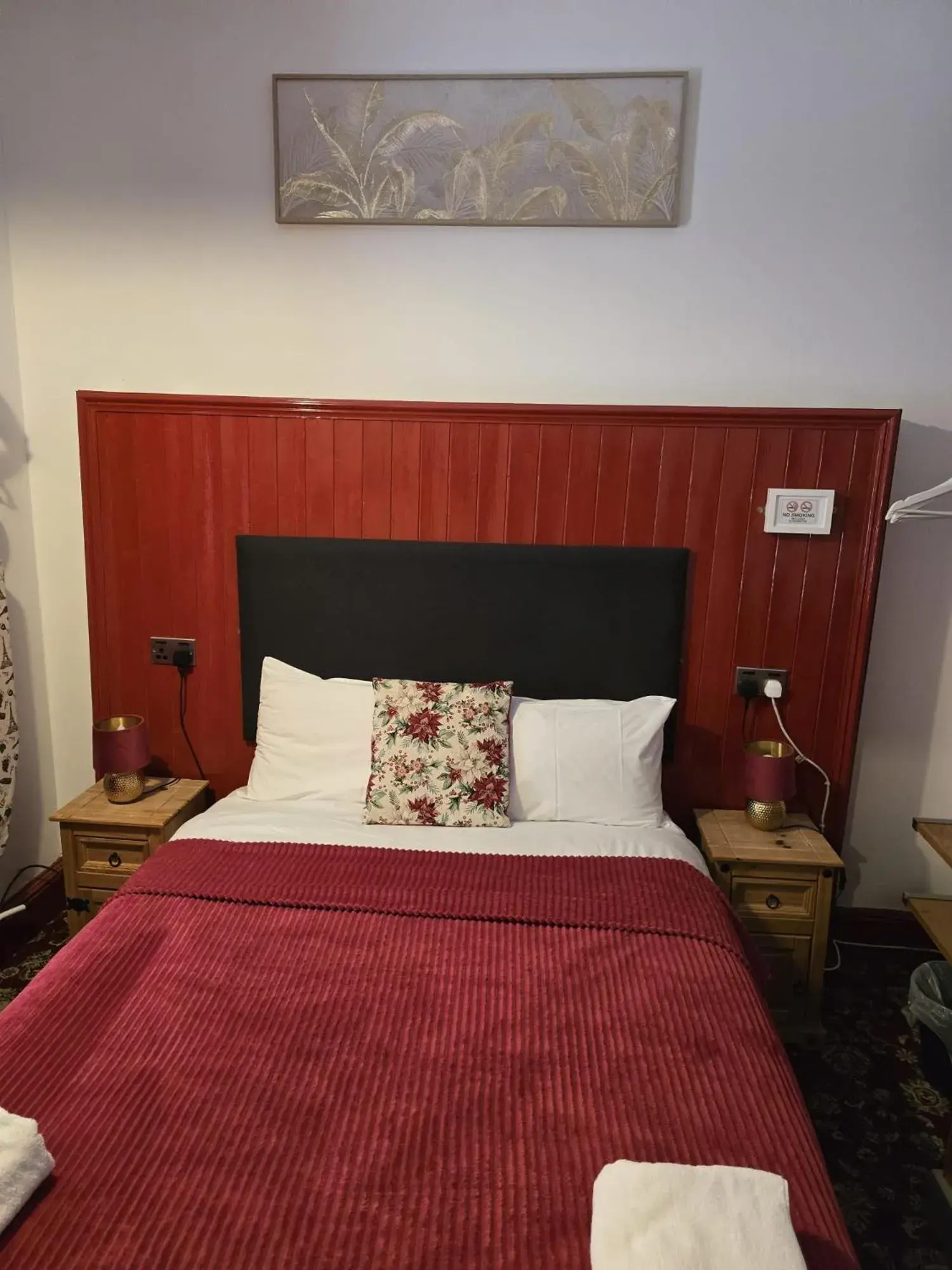 Double Room with Shared Bathroom in The Residence - NO 57 Double Room with Shared Bathroom in The Residence - NO 57