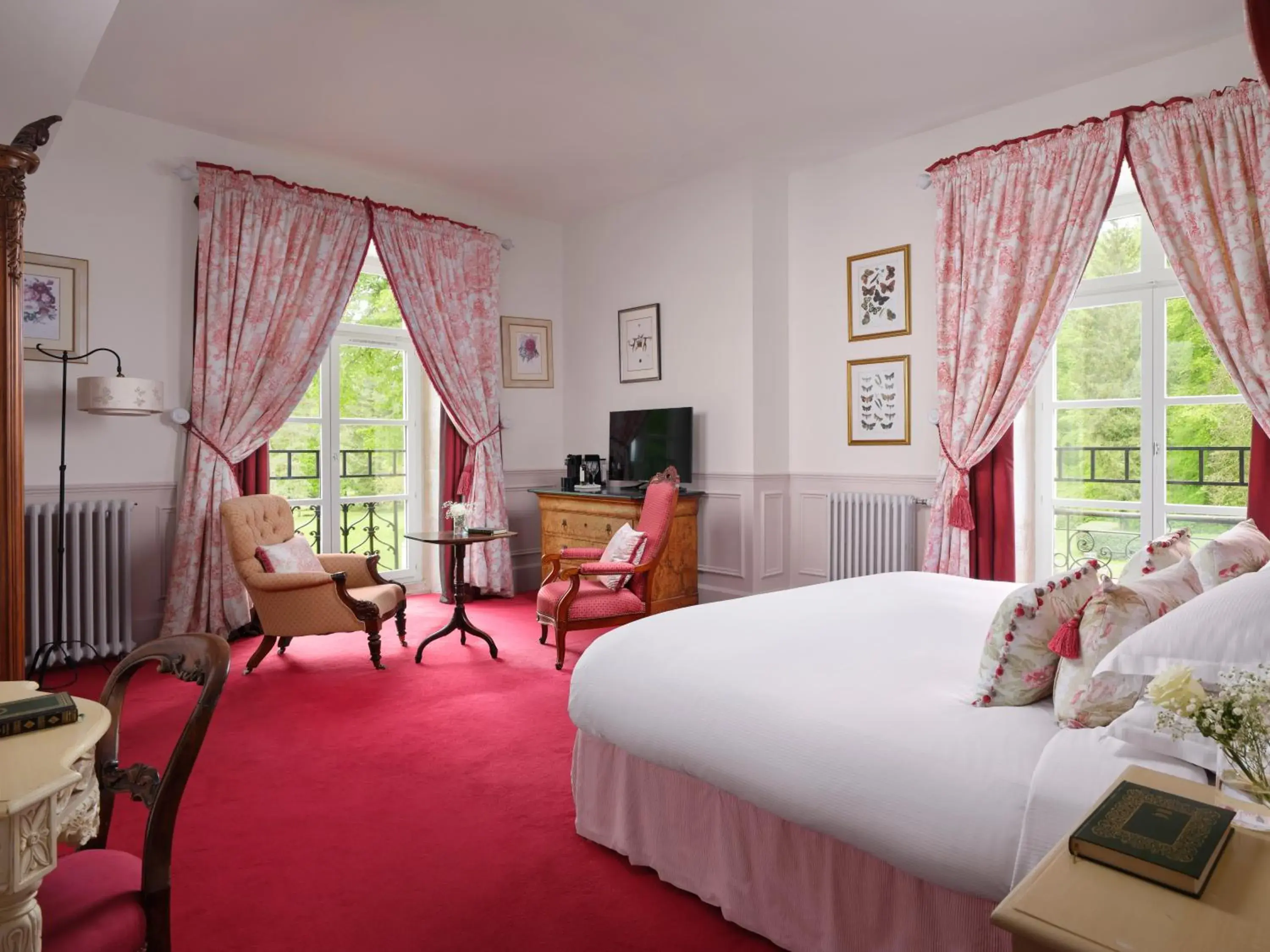 Deluxe Double Room - single occupancy in Abbaye de la Bussière Deluxe Double Room - single occupancy in Abbaye de la Bussière