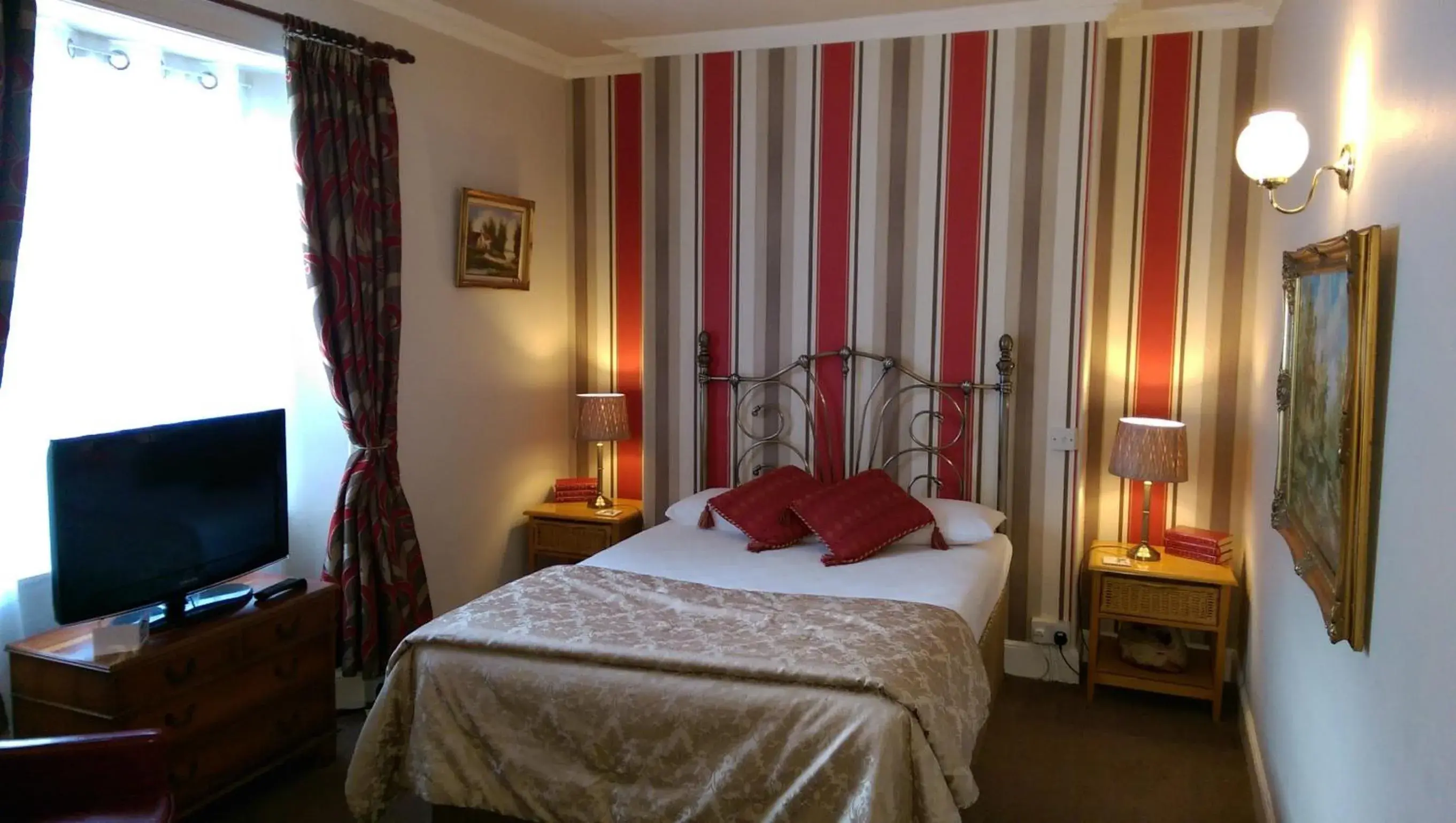 Standard Double Room- Pet Friendly - single occupancy in The Globe Inn Standard Double Room- Pet Friendly - single occupancy in The Globe Inn